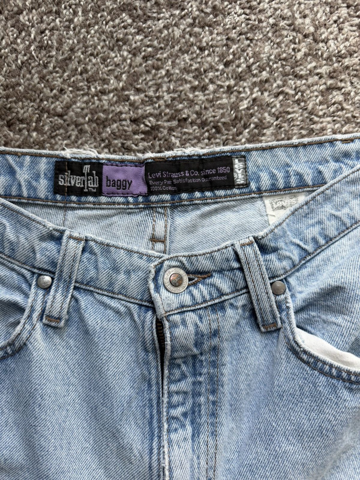 Levi's Levi’s SilverTab Jean Shorts Baggy Y2K Vintage Size US 33 - 2 Thumbnail