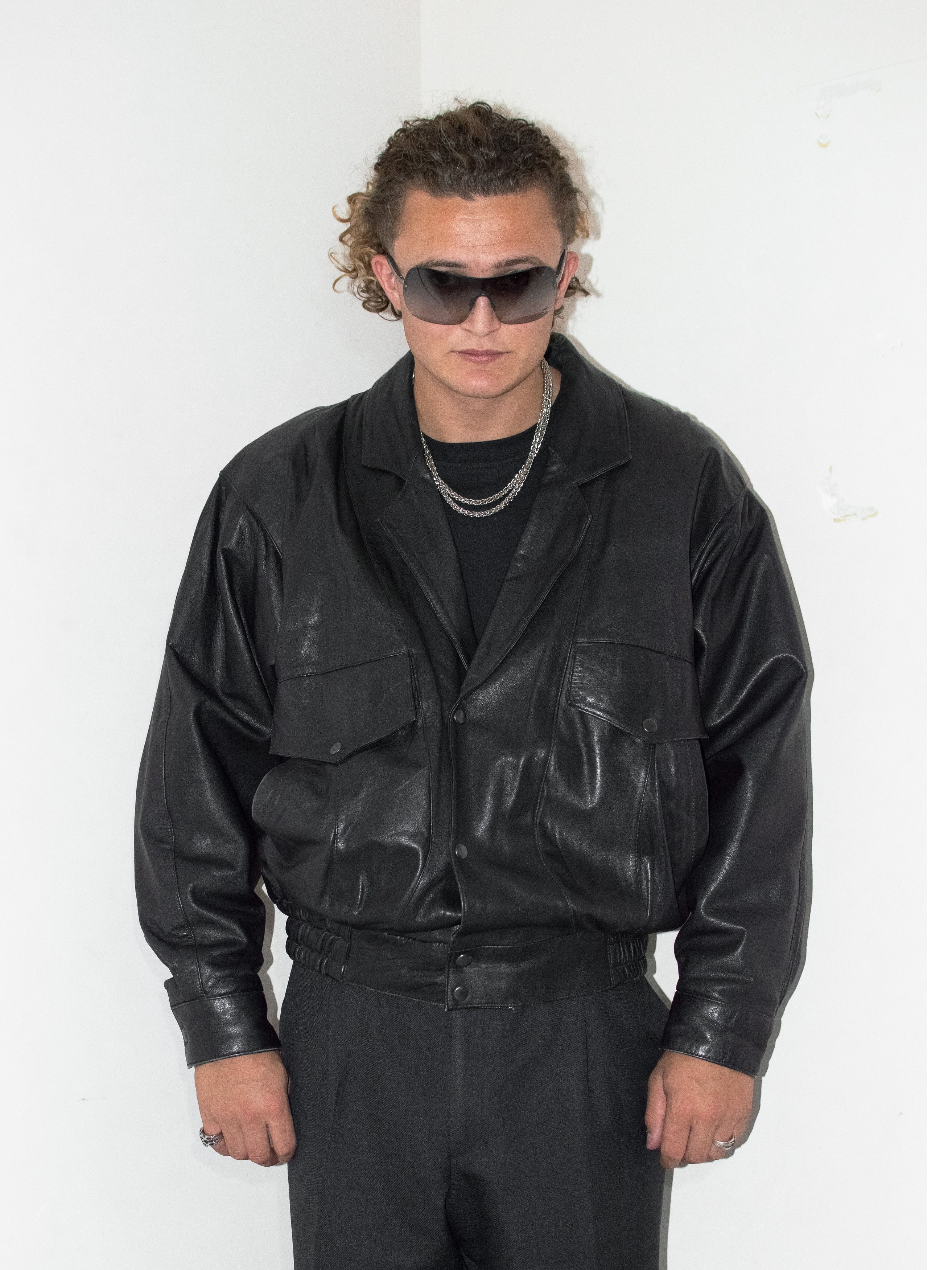 Designer × Vintage Vintage 90s Black Real Leather Oversize Boxy Bomber Jacket Size US XXL / EU 58 / 5 - 1 Thumbnail