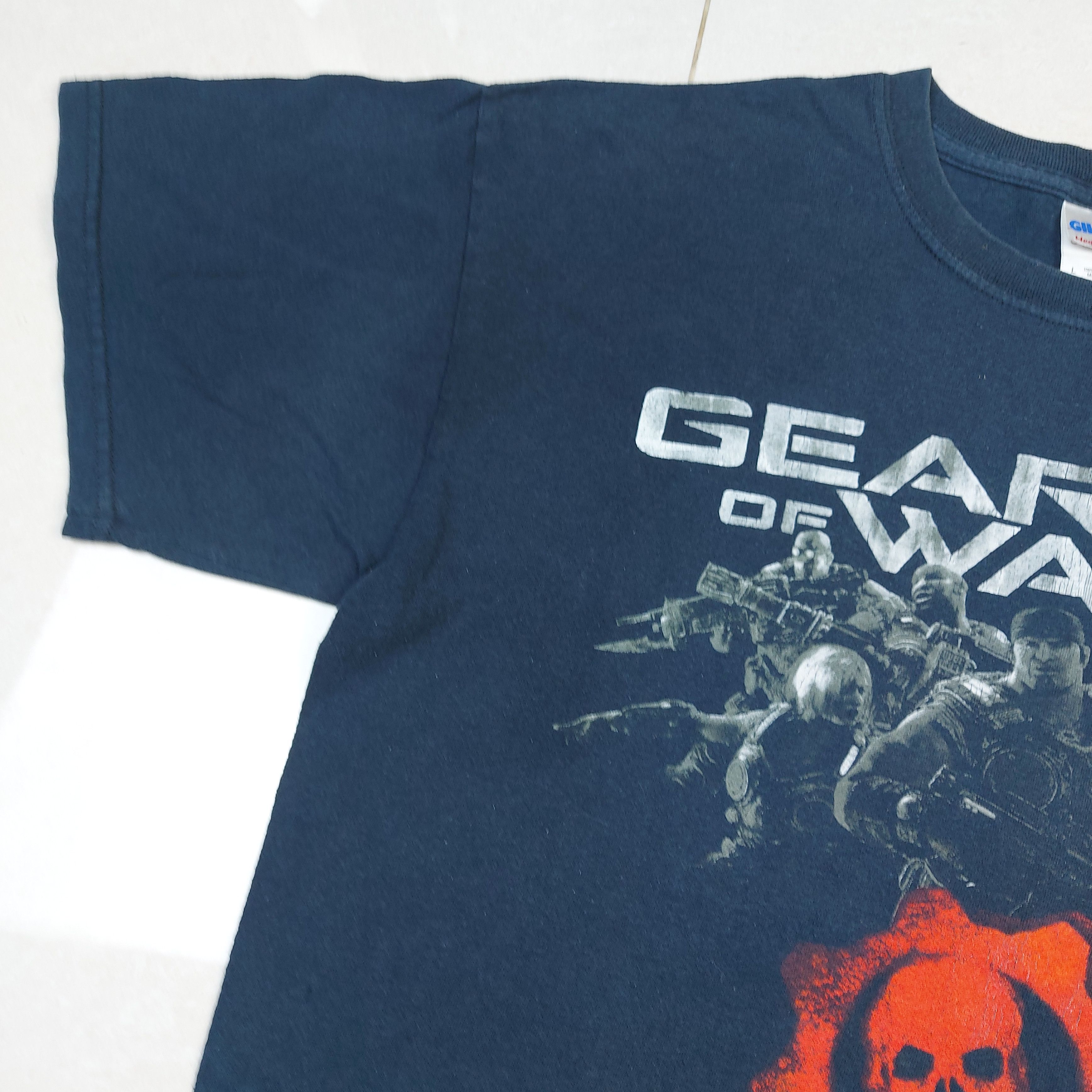 Microsoft Official 2010 Gears of War 3 Xbox 360 Epic Games TEE Size US L / EU 52-54 / 3 - 9 Thumbnail