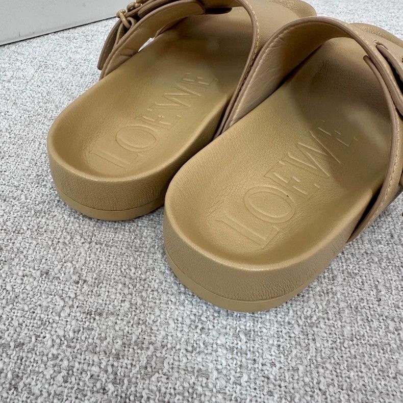 Loewe LOEWE Kachiche badge logo slippers Size US 7.5 / IT 37.5 - 6 Thumbnail