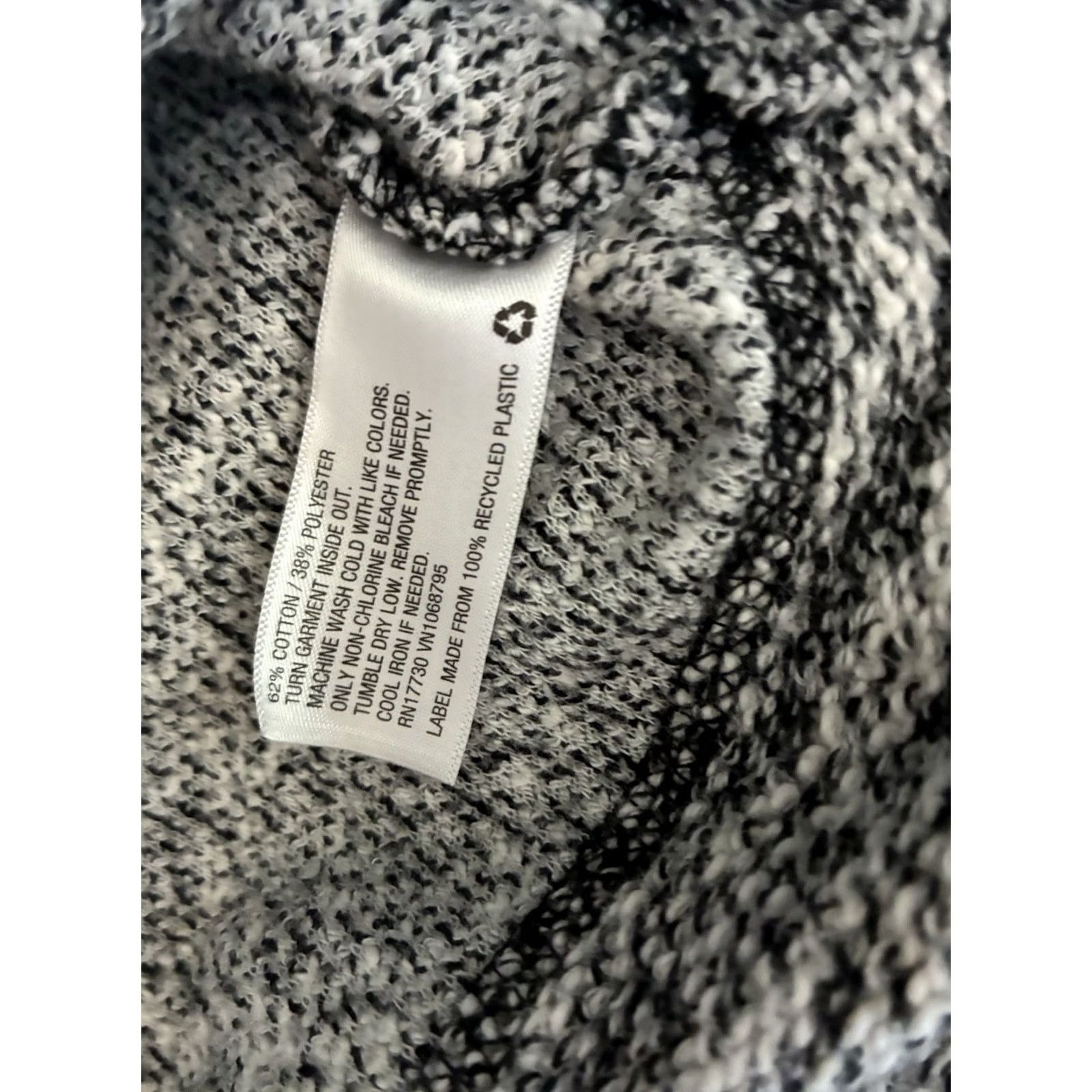 Athleta Athleta Long Sleeve Turtleneck Top Womens M Gray Casual Activewear Shirt Size M / US 6-8 / IT 42-44 - 4 Thumbnail