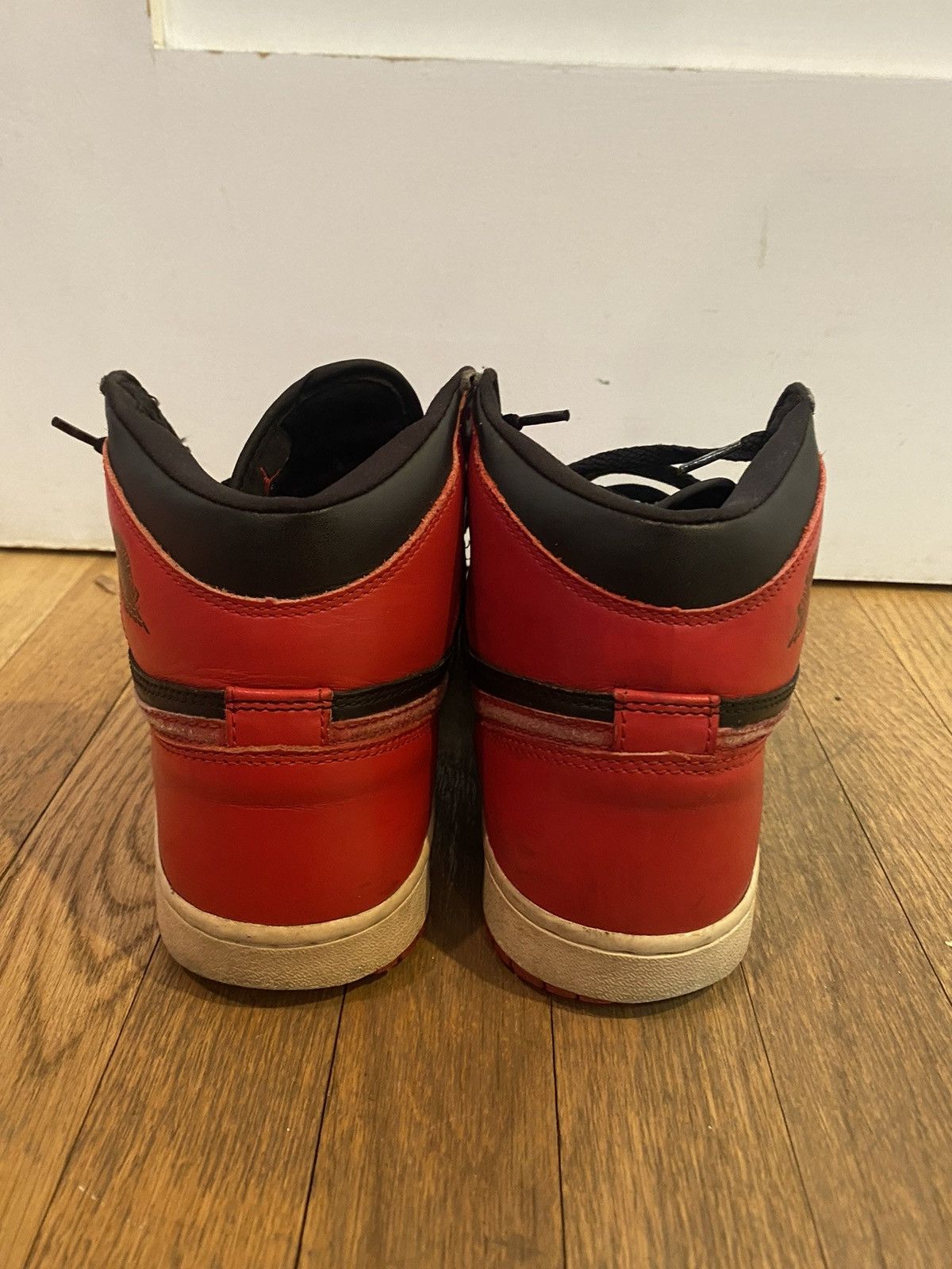 Jordan Brand × Nike Jordan 1 bred 2001 9.5 Size US 9.5 / EU 42-43 - 5 Thumbnail
