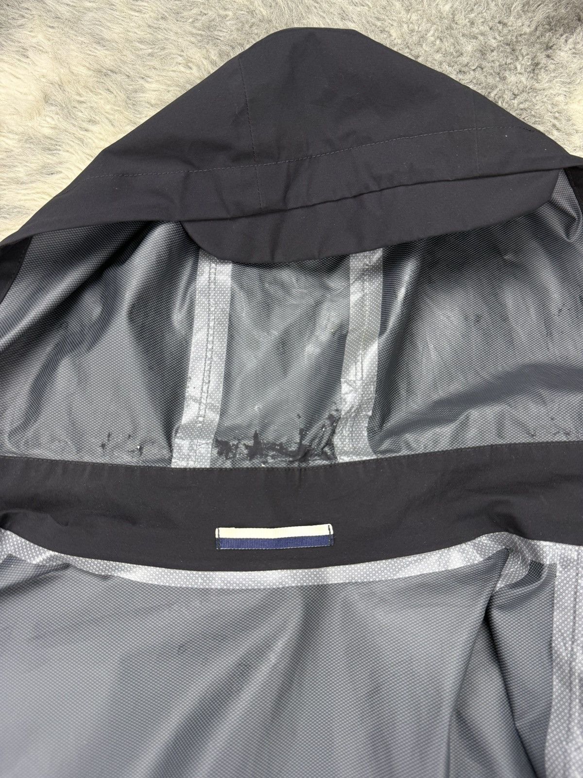 Lacoste LACOSTE All Black Edition Tonal Logo Waterproof Gorpcore Size US M / EU 48-50 / 2 - 10 Thumbnail