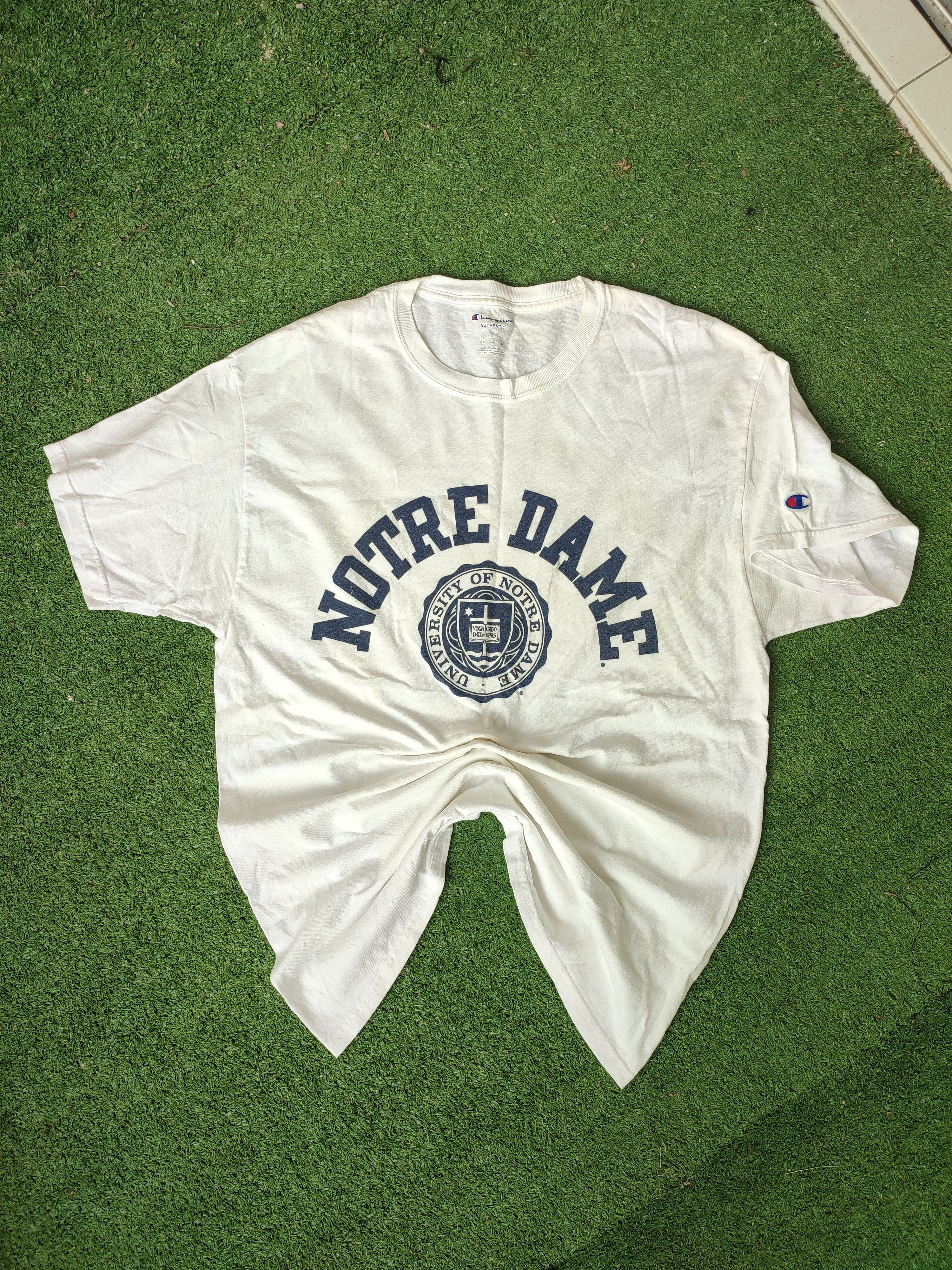 VINTAGE CHAMPION UNIVERSITY OF NOTRE DAME TEE
