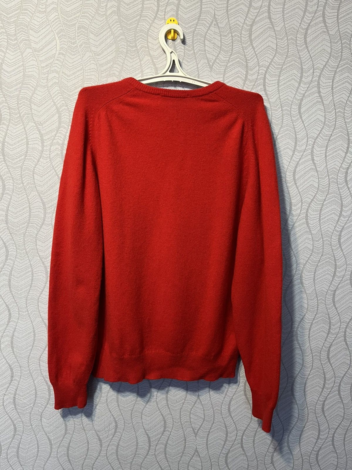 Burberry Burberry’s Vintage Pure Scotland Lambswool V-Neck Pullover Size US XL / EU 56 / 4 - 5 Thumbnail