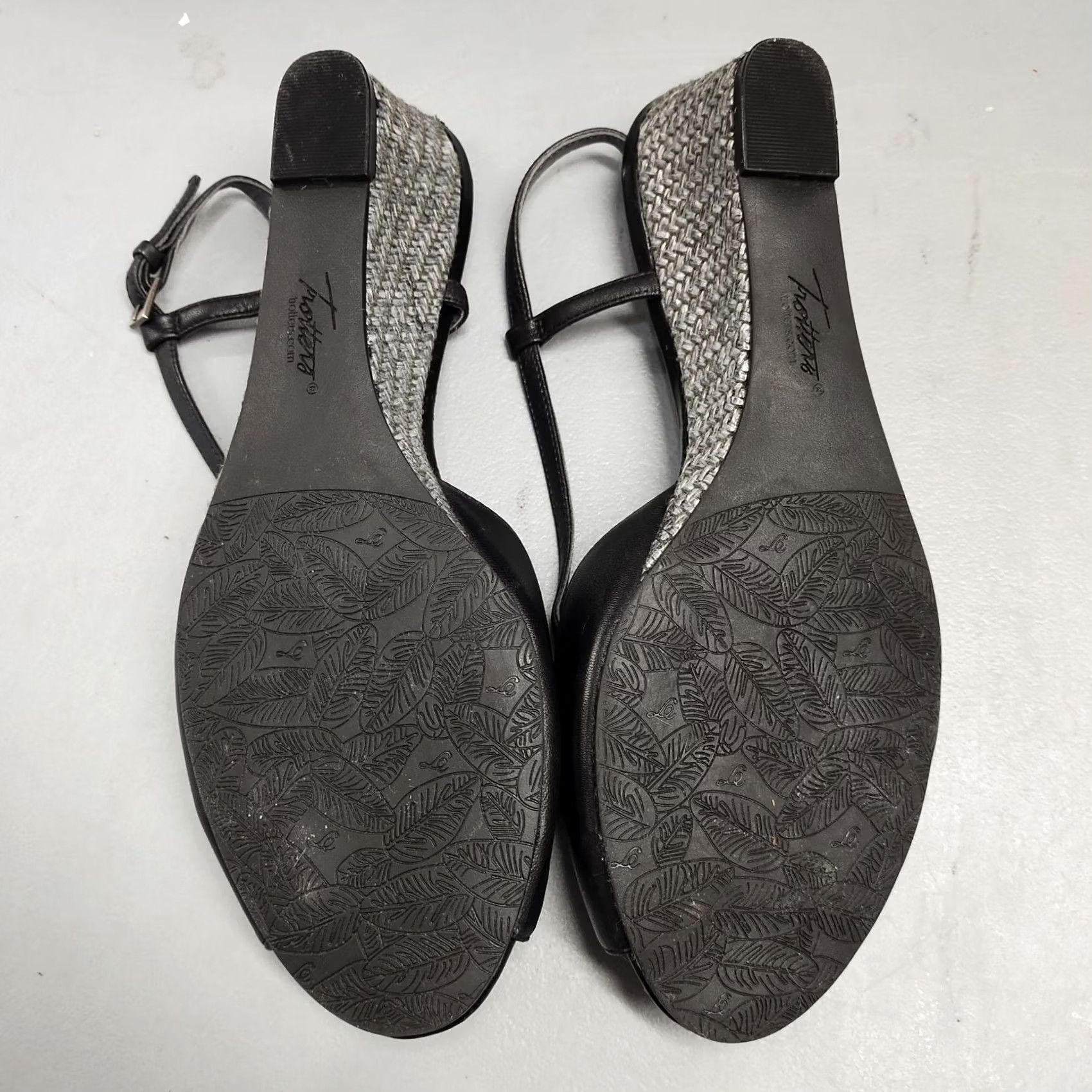 Vintage Trotters Slingback Sandals Womens US 9W Black Gray Leather Peep Toe Bow Detail - Comfortable Size US 9 / IT 39 - 7 Thumbnail