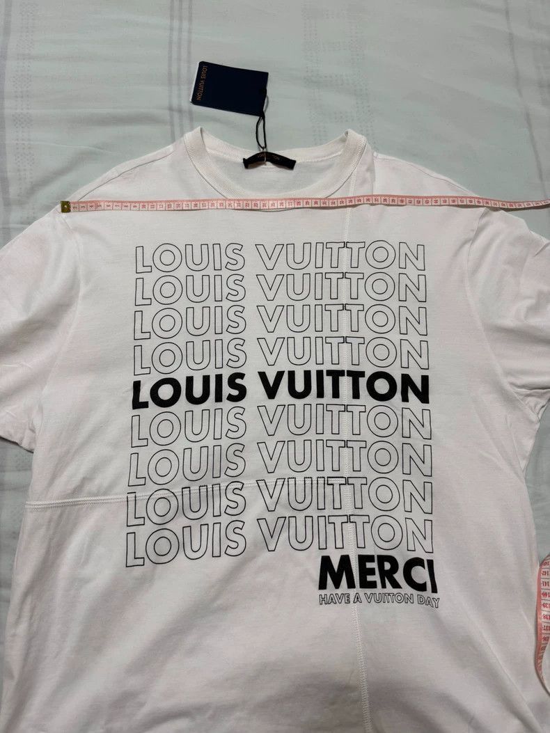 Louis Vuitton Louis Vuitton Louis Vuitton Short Sleeve TShirt with Logo- Size US S / EU 44-46 / 1 - 3 Thumbnail