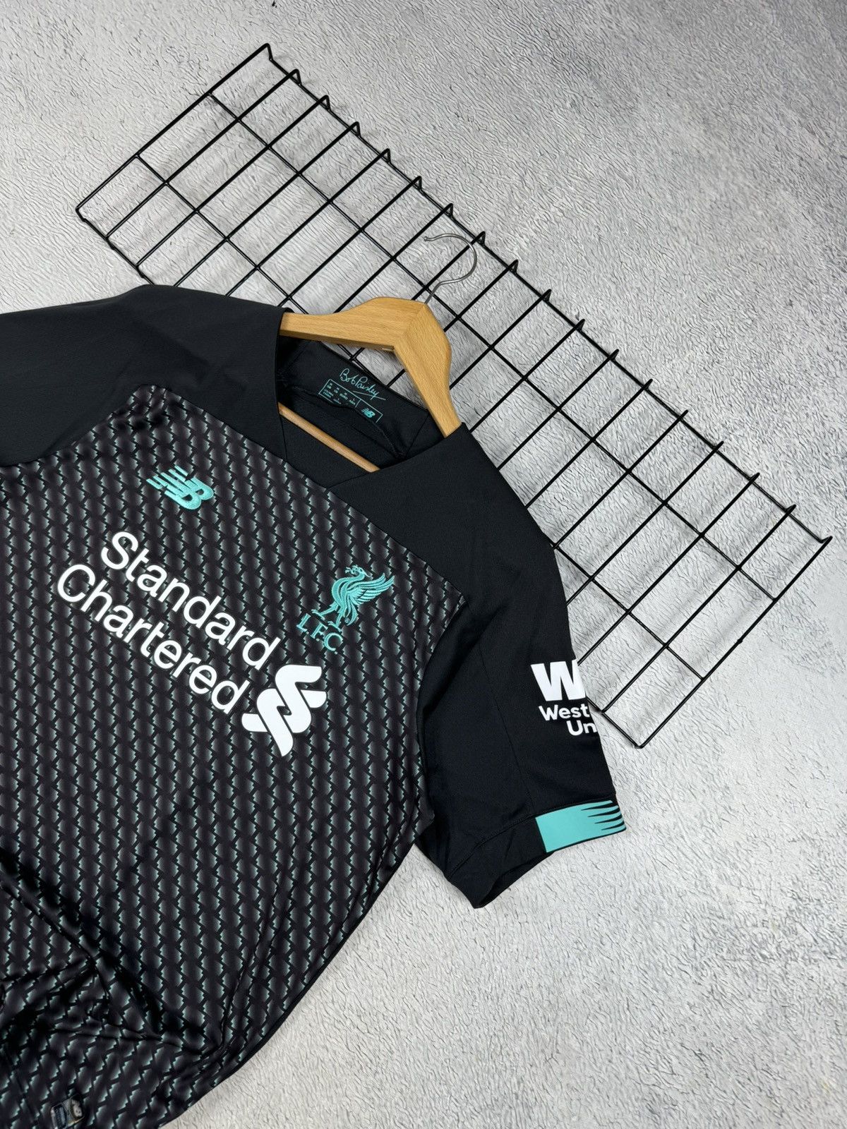 New Balance × Vintage Vintage Liverpool 2019/20 Third New Balance Jersey Blokcore Size US M / EU 48-50 / 2 - 2 Thumbnail