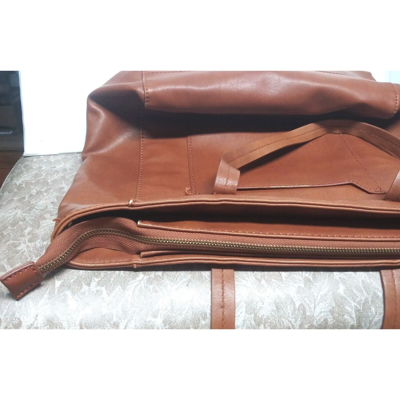Designer Universal Thread Women's Shoulder Bag Tote Bag Purse brown v Size ONE SIZE - 5 Thumbnail