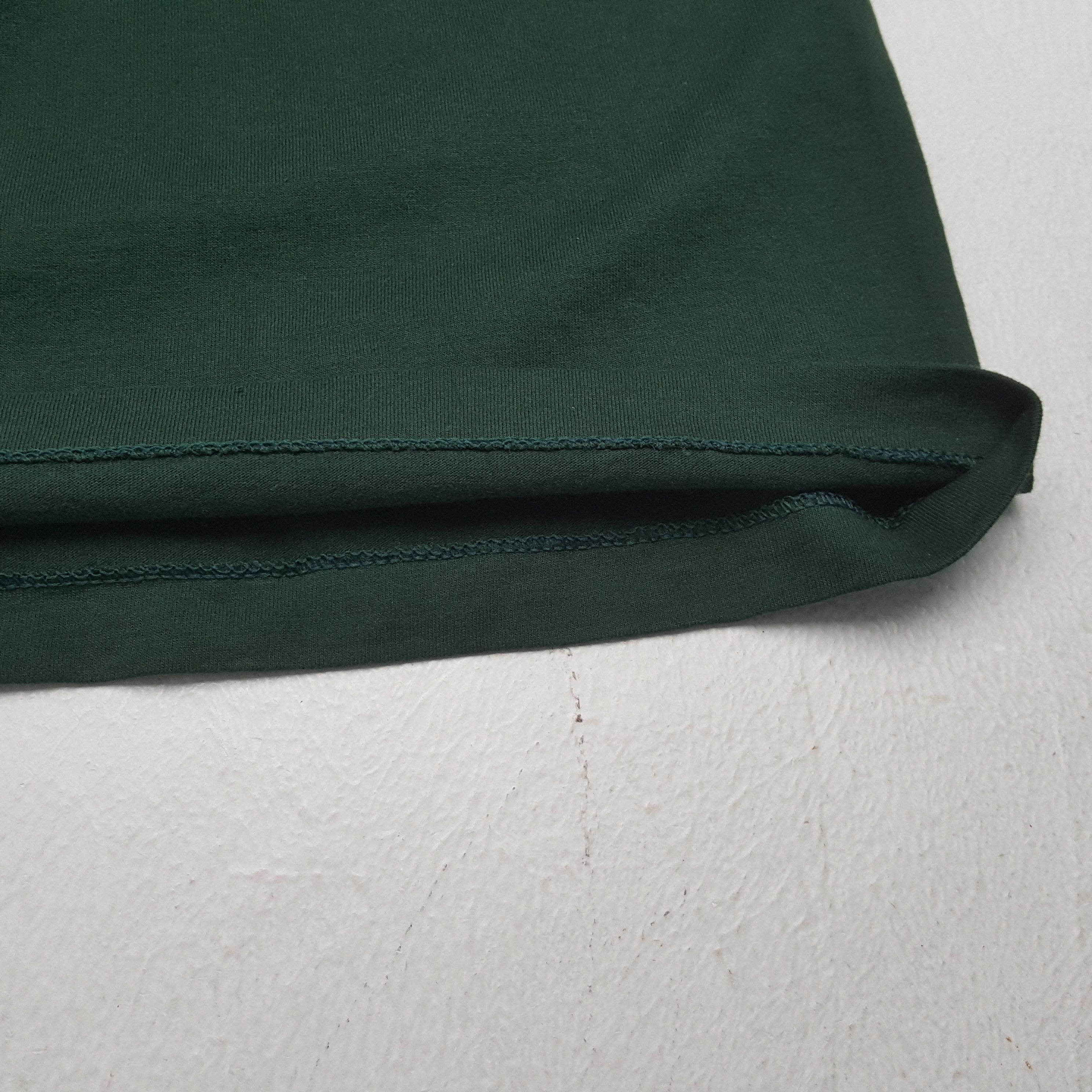 Calvin Klein Calvin Klein Fashion Brand Tshirt RR20 Size US L / EU 52-54 / 3 - 7 Thumbnail