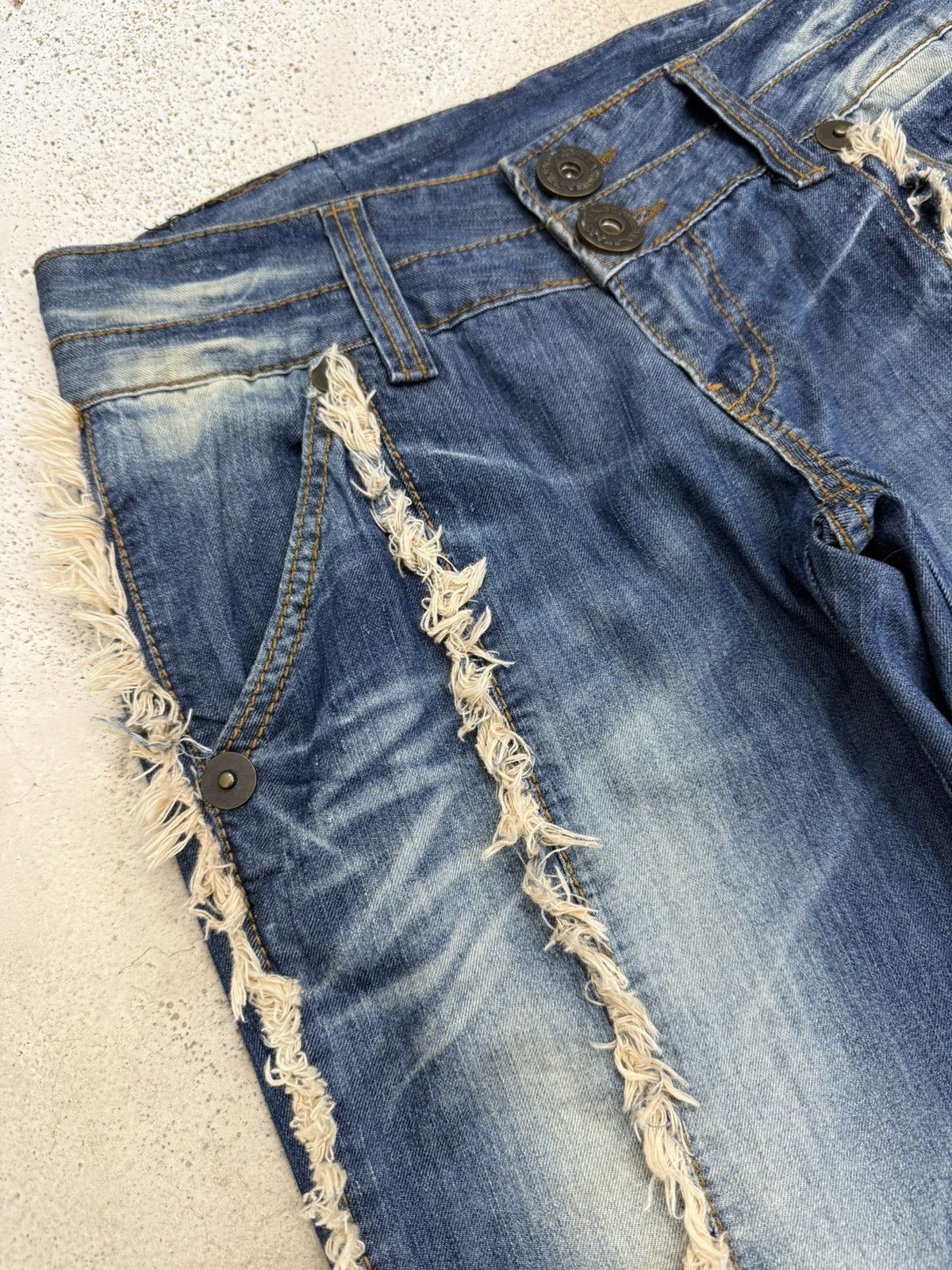 Japanese Brand d.i.a. jeans LGB Style Flare Unisex Denim Pants Size US 28 / EU 44 - 6 Thumbnail
