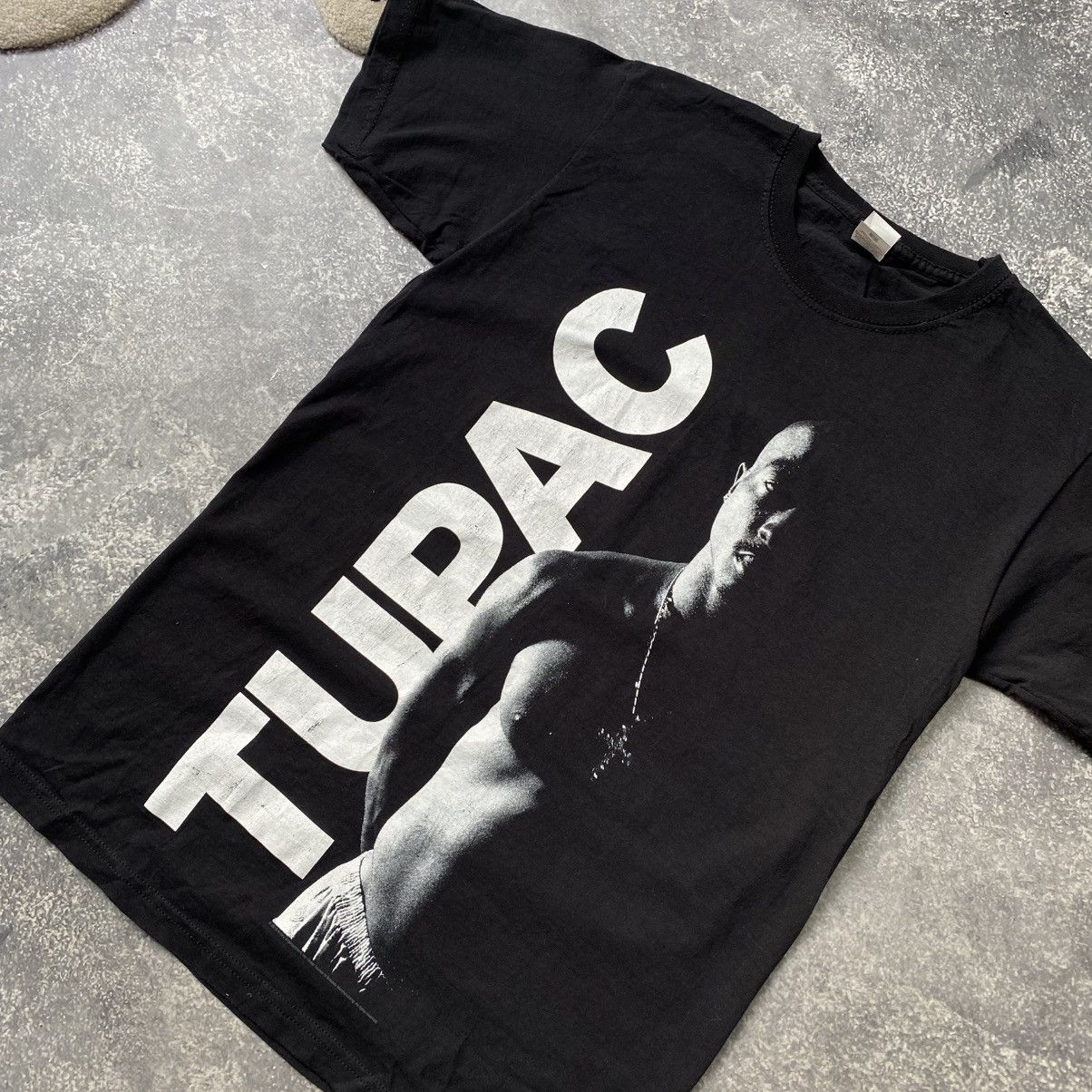 Rap Tees Vintage Tupac 2Pac Big Logo 2016 rap black tee Size US S / EU 44-46 / 1 - 2 Thumbnail