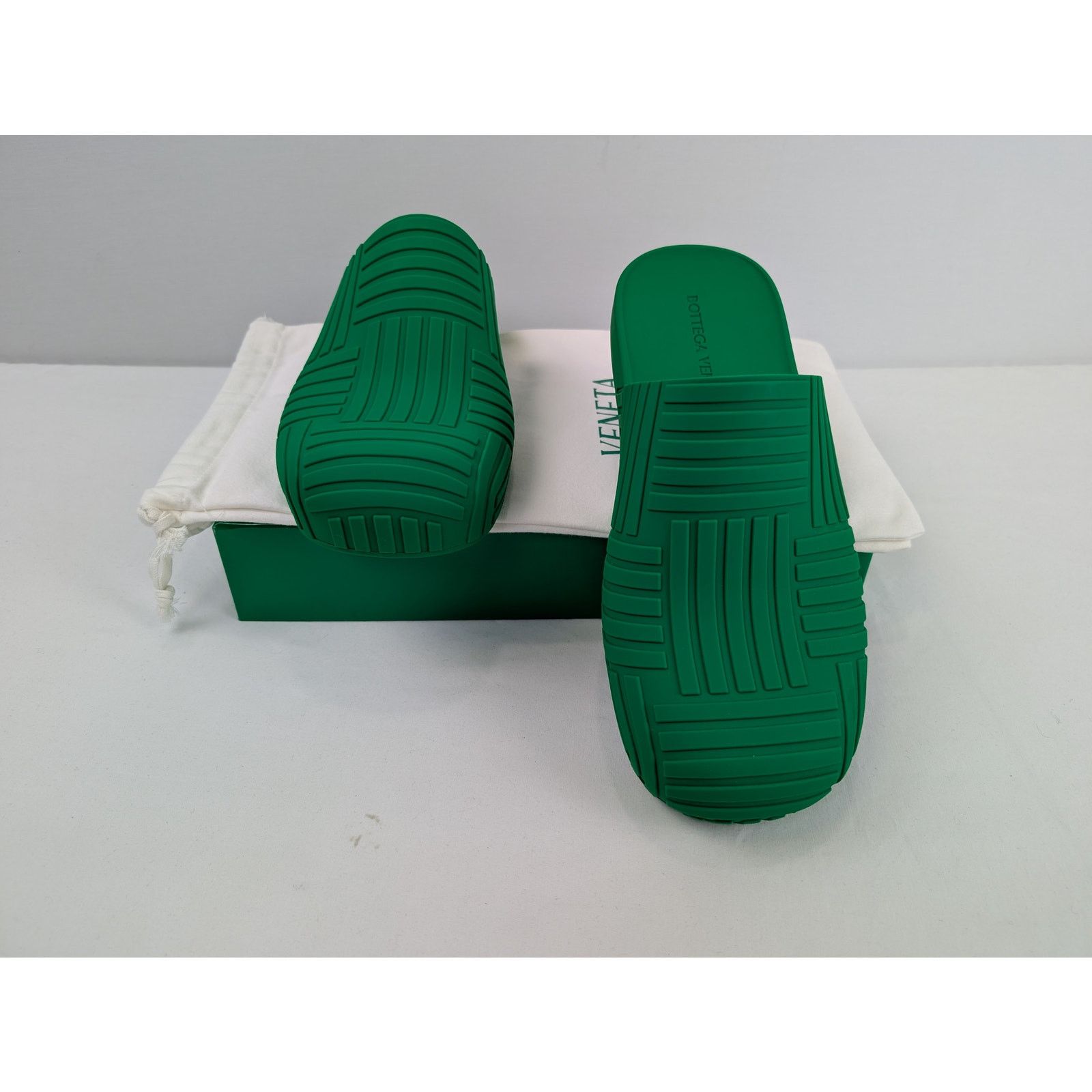 Bottega Veneta o1rshd1 Rubber Carpet Slider Sandal Slipper in Parakeet Size US 11 / EU 44 - 3 Thumbnail
