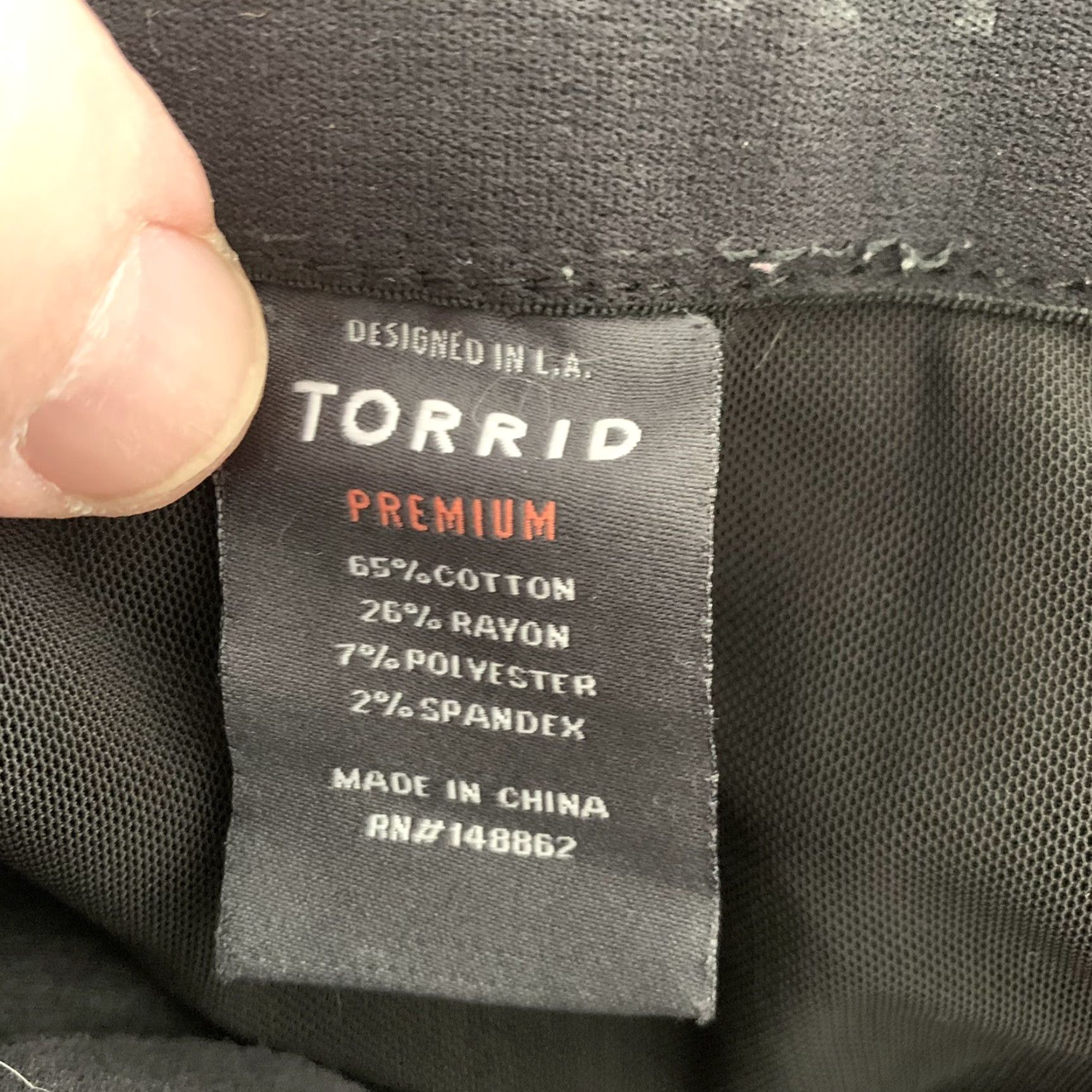 Torrid TORRID Premium Jeans Womens 22R Bombshell Skinny Soft Black Stretch Denim Zip Button 5-Pocket High Rise Distressed Modern American Size 40" / US 18 - 6 Thumbnail