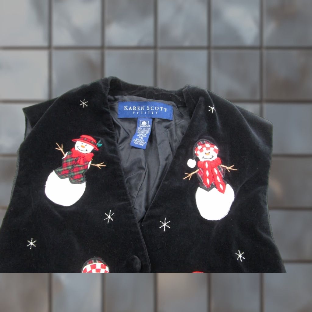 Vintage VINTAGE Karen Scott Vest Women S Black Velvet Snowman Snowflake 90s Christmas Winters Snowmen Embroidered Button Sleeveless Adult Womens Size S / US 4 / IT 40 - 1 Thumbnail