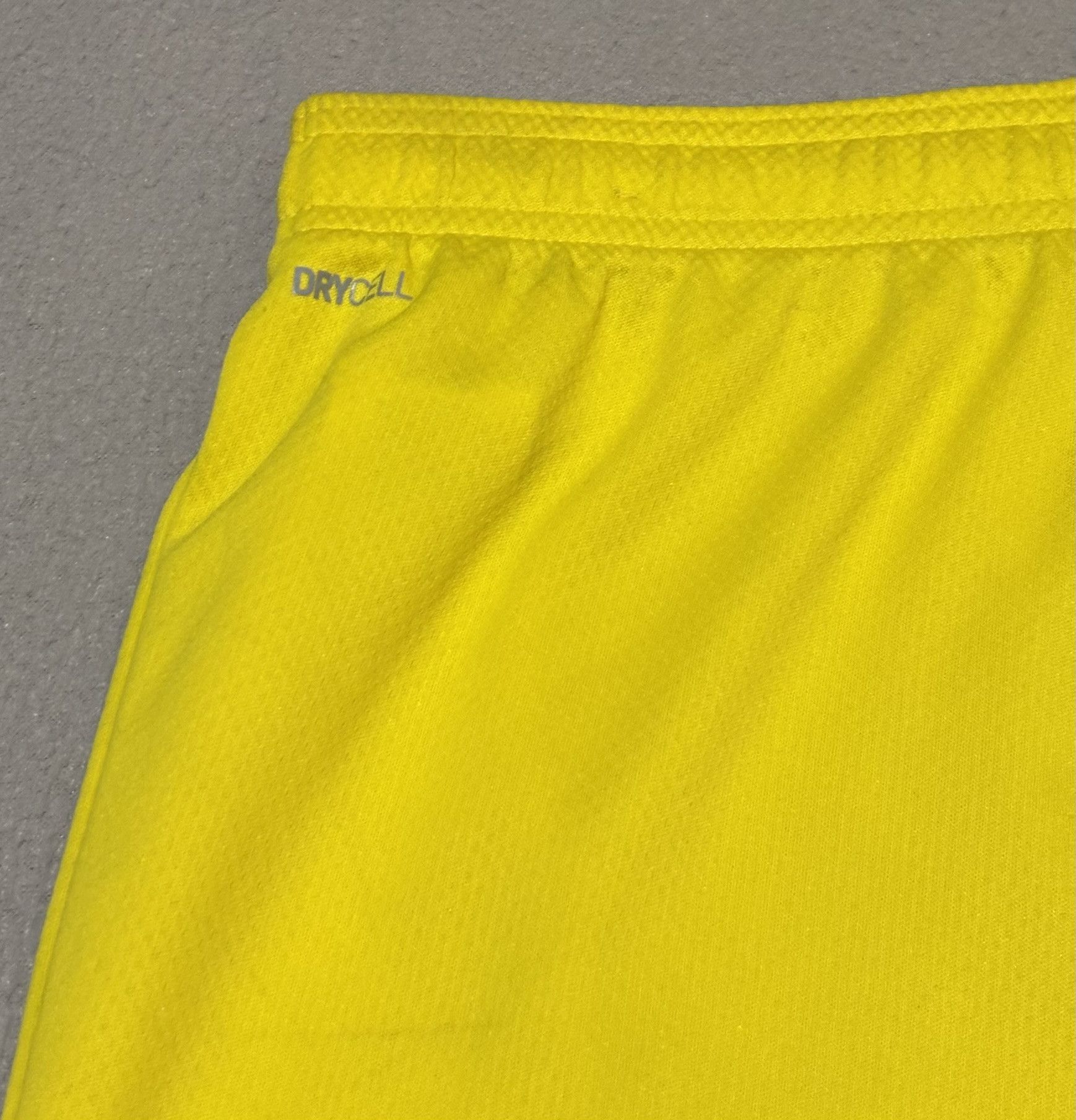 Puma Borussia Dortmund 2019/2020 Puma Football Shorts size M Size US 32 / EU 48 - 10 Thumbnail