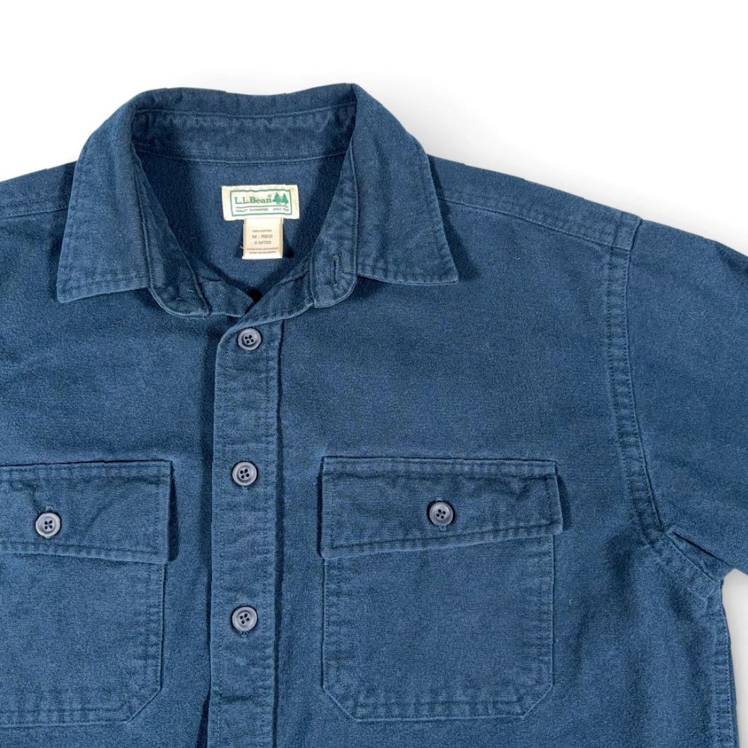 Vintage VINTAGE L.L.Bean Shirt Adult MEDIUM Blue Chamois Flannel Outdoor Heritage 90s Y2K Button-Up Mens - Chest 22, Length 30 Size US M / EU 48-50 / 2 - 2 Thumbnail