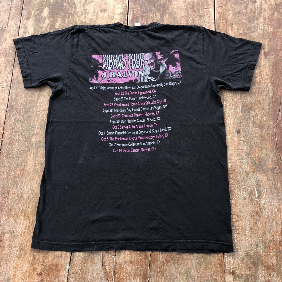 Band Tees Thrashed Faded J Balvin Tour T Shirt Size US L / EU 52-54 / 3 - 3 Thumbnail