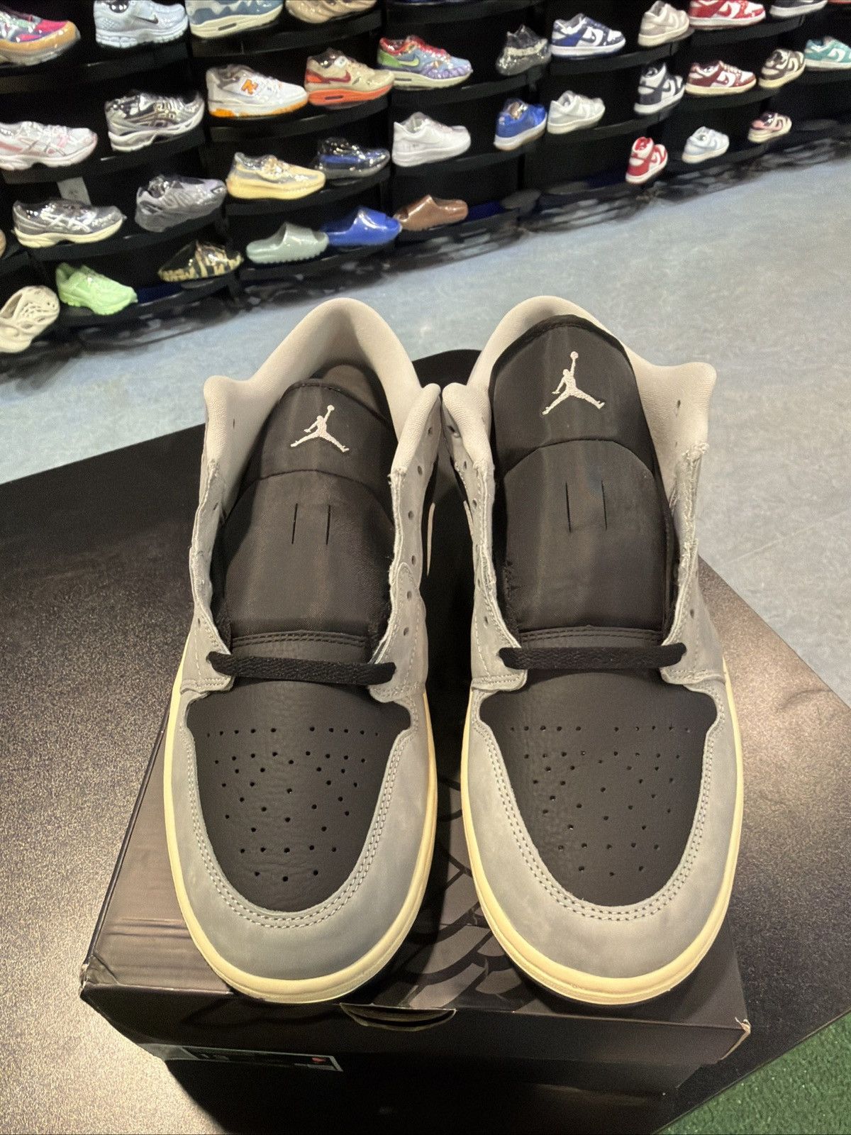 Jordan Brand Jordan 1 low smoke grey size 13 new Size US 13 / EU 46 - 4 Thumbnail