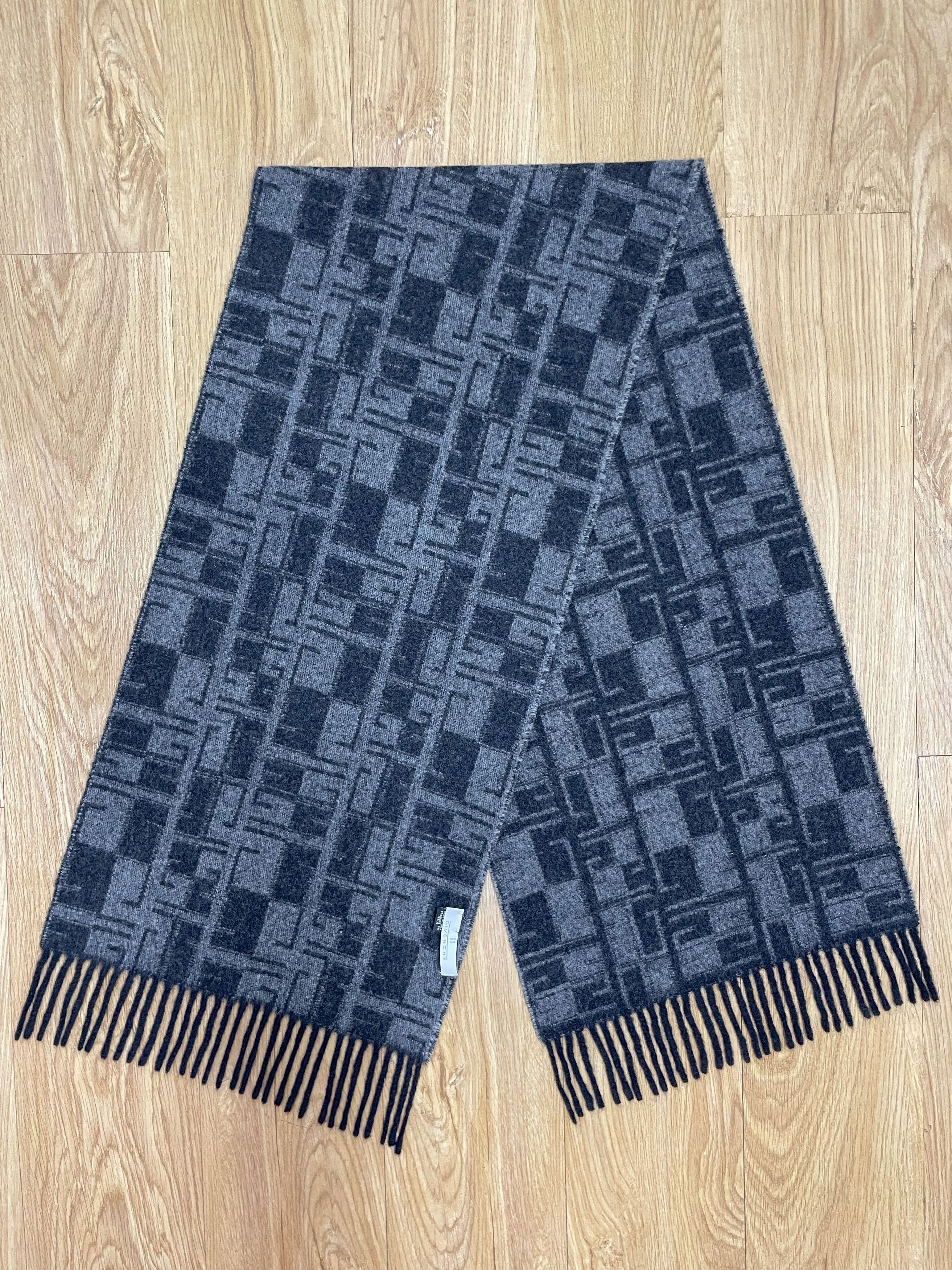 Givenchy Givenchy Scarf / Muffler - 6196 Size ONE SIZE - 5 Thumbnail