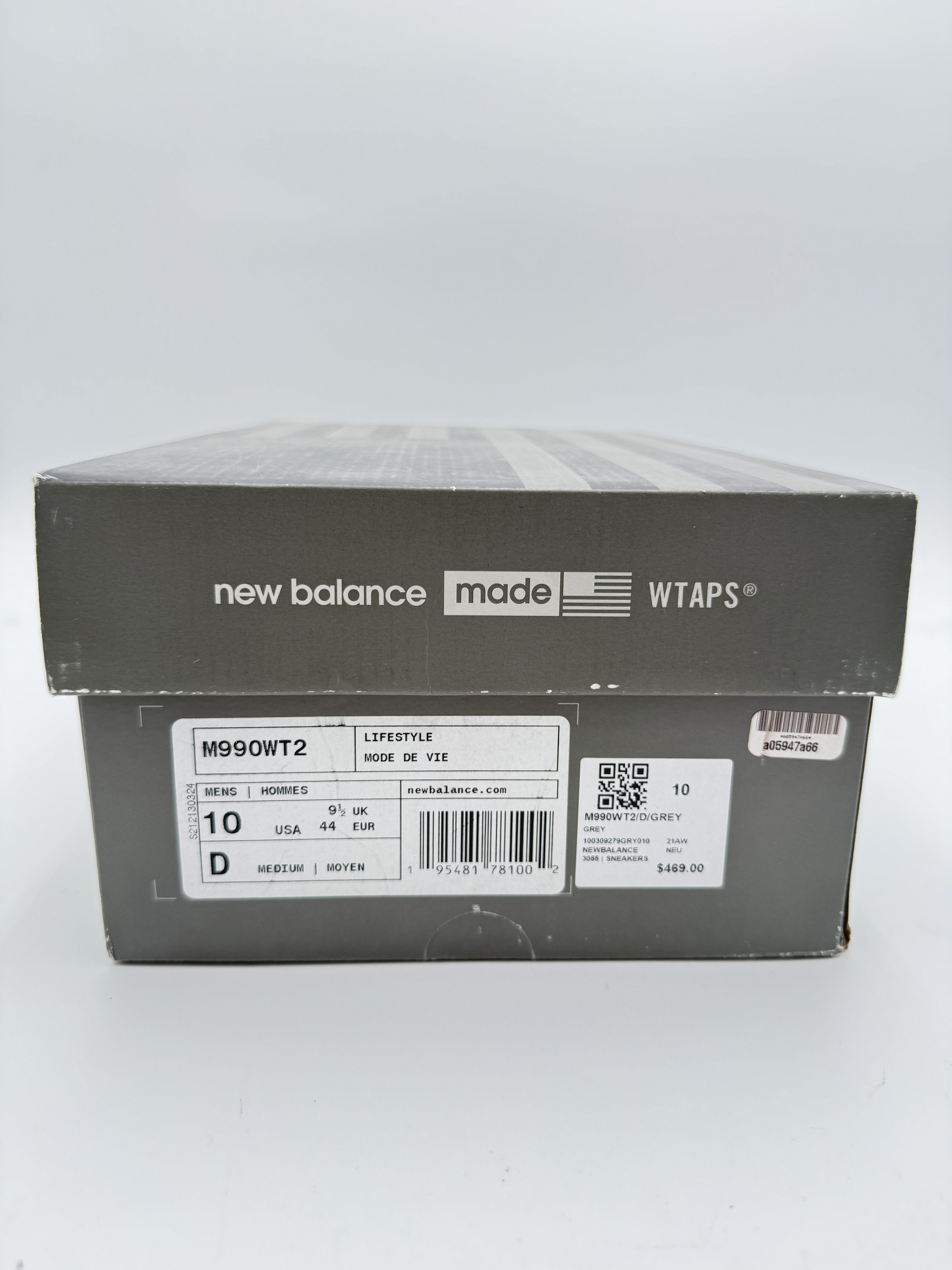 New Balance × Wtaps WTAPS New Balance 990v2 Gray Made in USA Size US 10 / EU 43 - 10 Thumbnail