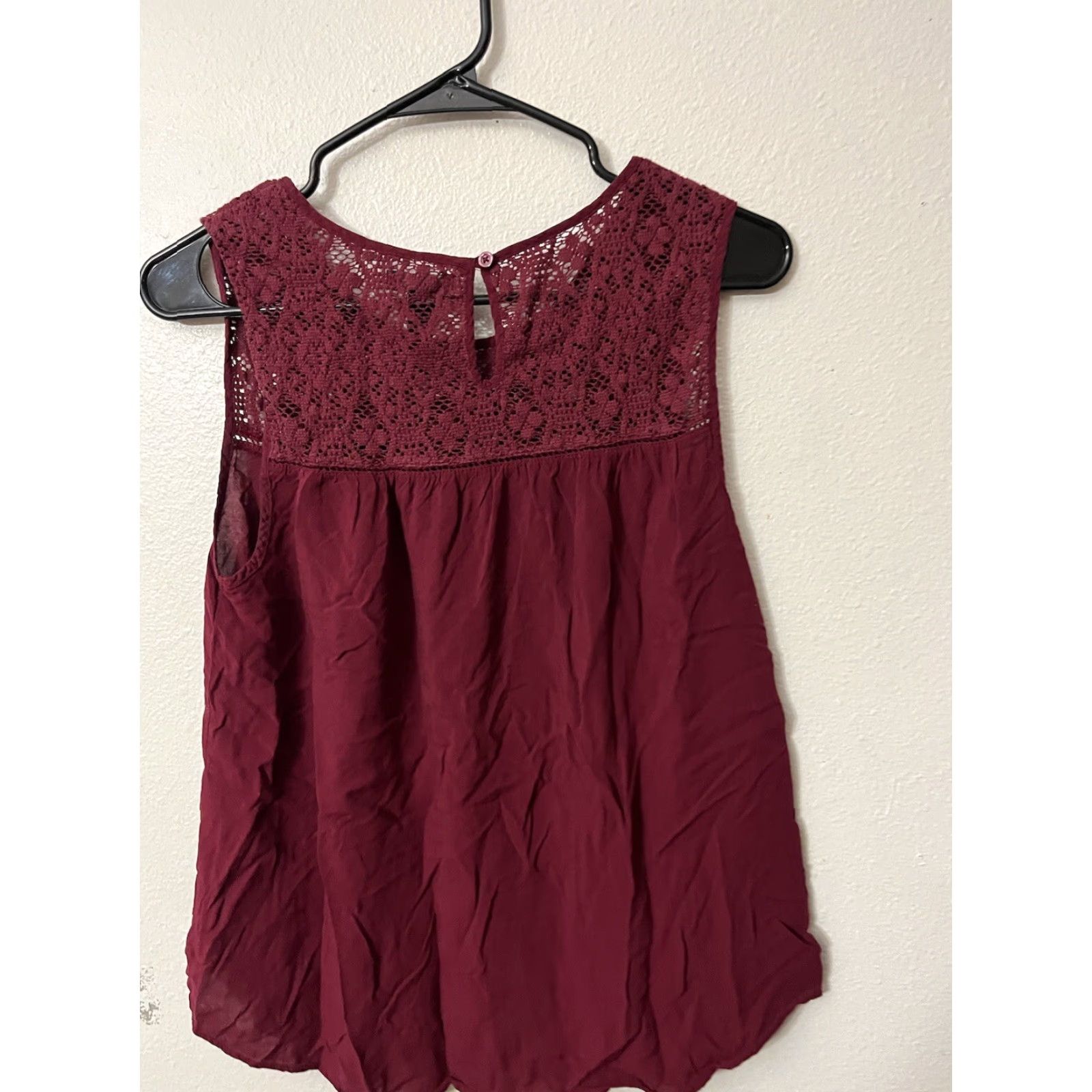 Gap Gap Tank Women M Maroon Lace Round Neck Sleeveless Cotton/Nylon/Rayon Basic All Seasons Womens Size M / US 6-8 / IT 42-44 - 3 Thumbnail