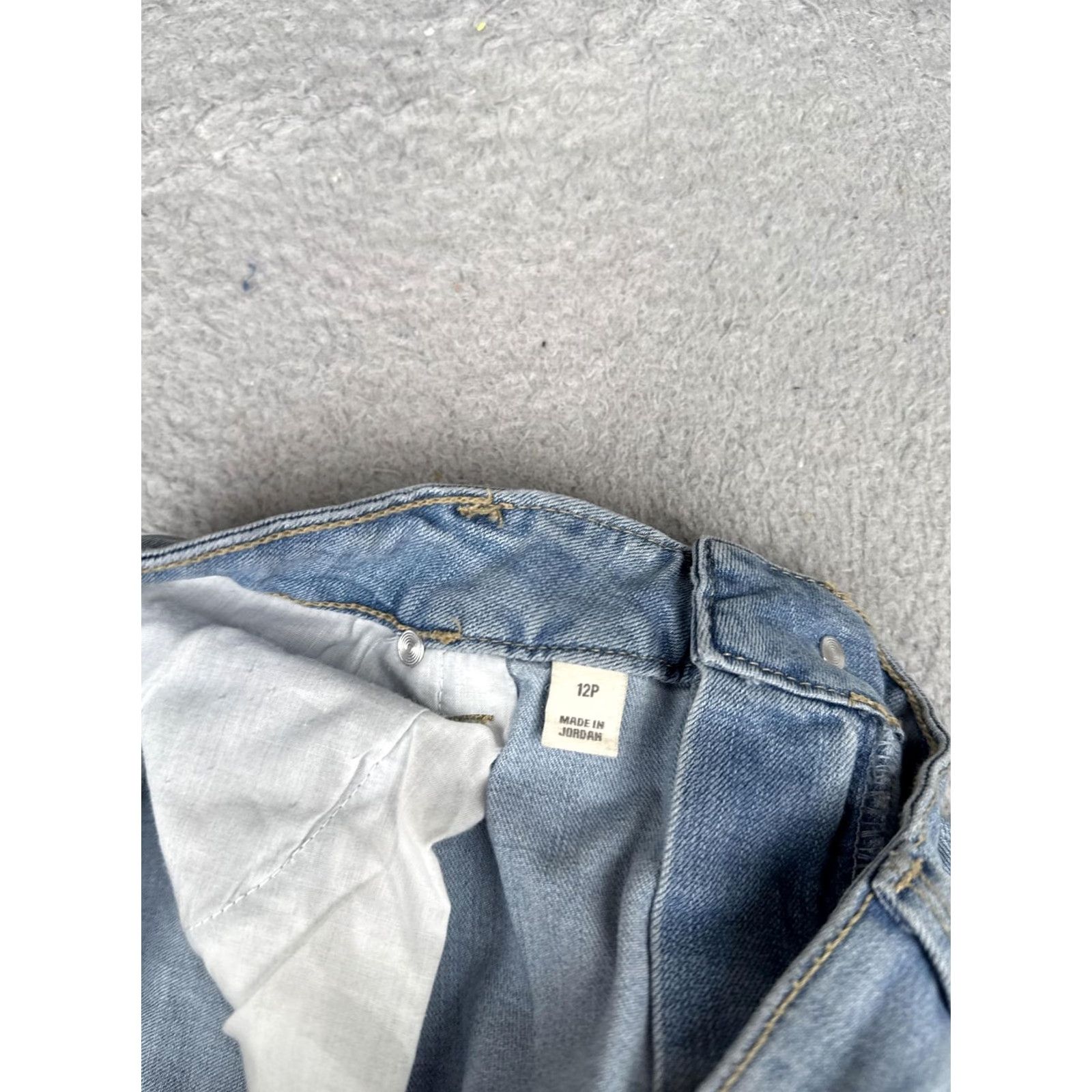 Vintage Style&co. Jeans Capri Womens 12P Blue Light Wash Mid Rise Denim 32x22 Capri Jeans Womens 12P Petite Blue Light Wasch Capri Size 34" / US 12 / IT 48 - 7 Thumbnail