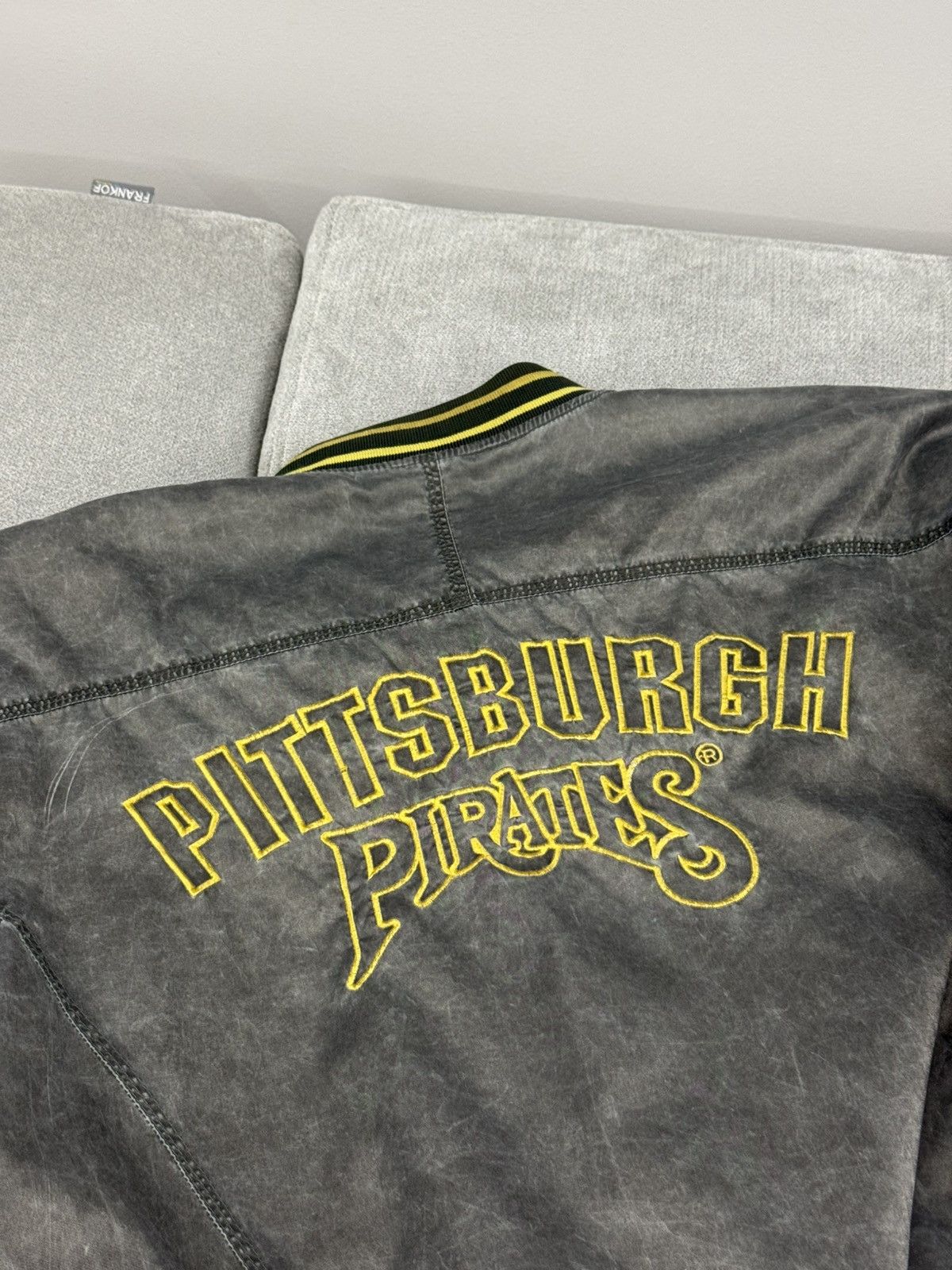 MLB Vintage Pirates Pittsburgh Baseball Nylon Bomber Jacket Size US XL / EU 56 / 4 - 4 Thumbnail