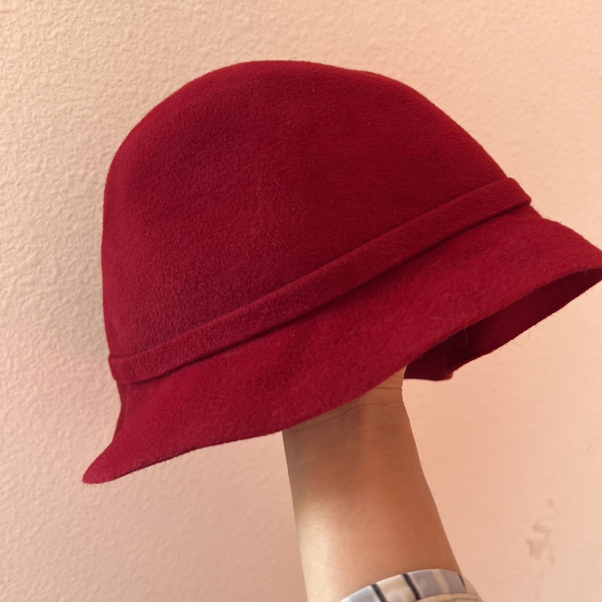 Giorgio Armani Giorgio Armani Cloche Hat Women 57 Red Rabbit Hair Italy Size ONE SIZE - 7 Thumbnail