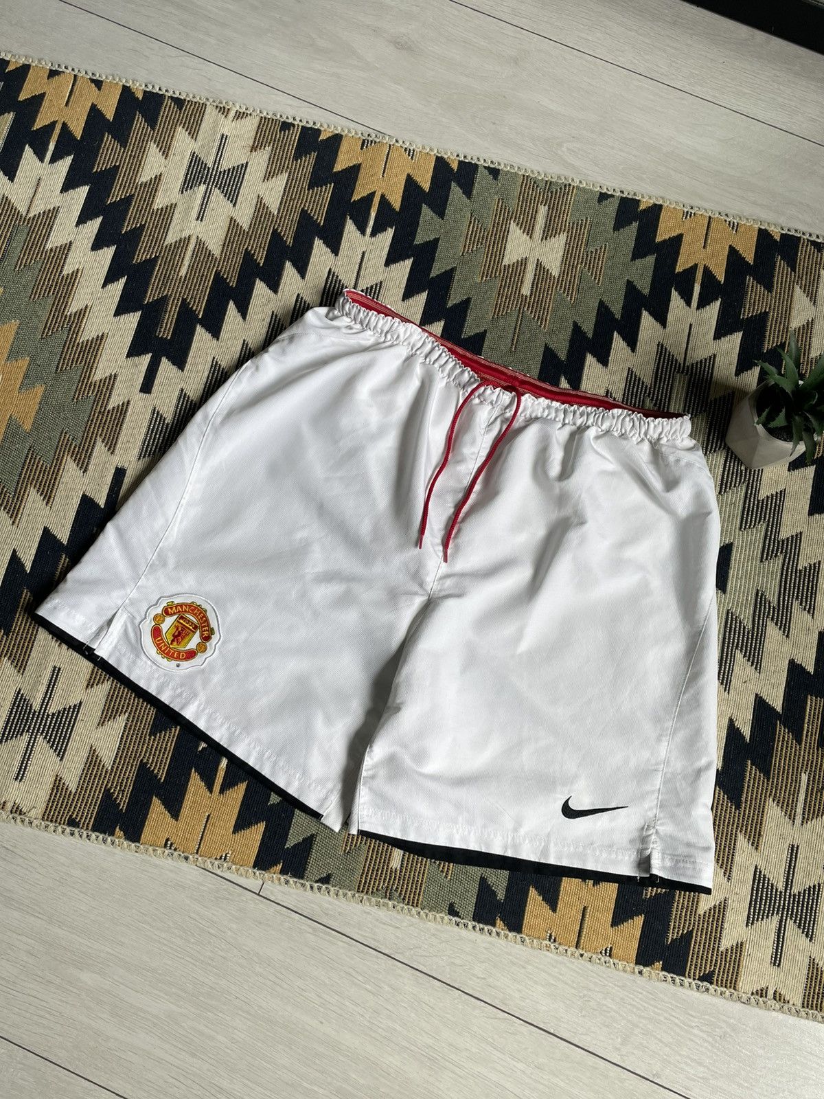 Nike × Vintage Vintage Nike Manchester United Soccer Shorts Size US 32 / EU 48 - 3 Thumbnail