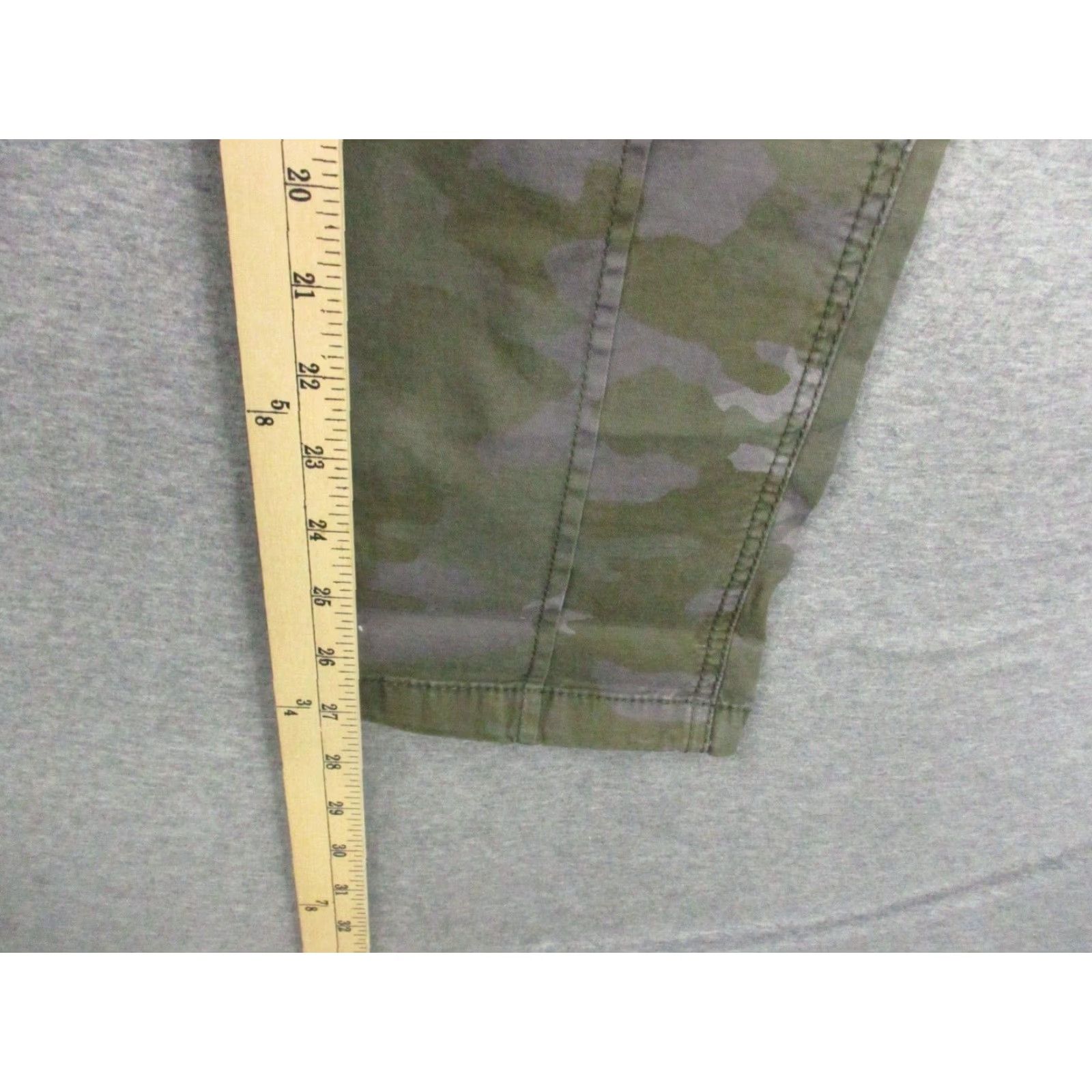 Anthropologie VINTAGE The Wanderer By Anthropologie Women 26 Green Camo Linen Blend Cargo Pants Size 26" / US 2 / IT 38 - 4 Thumbnail