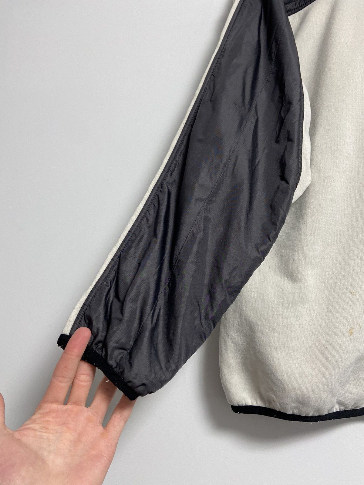 Vintage Nike Vintage Zip Sweatshirt nylon y2k style hype Size US XS / EU 42 / 0 - 16 Thumbnail