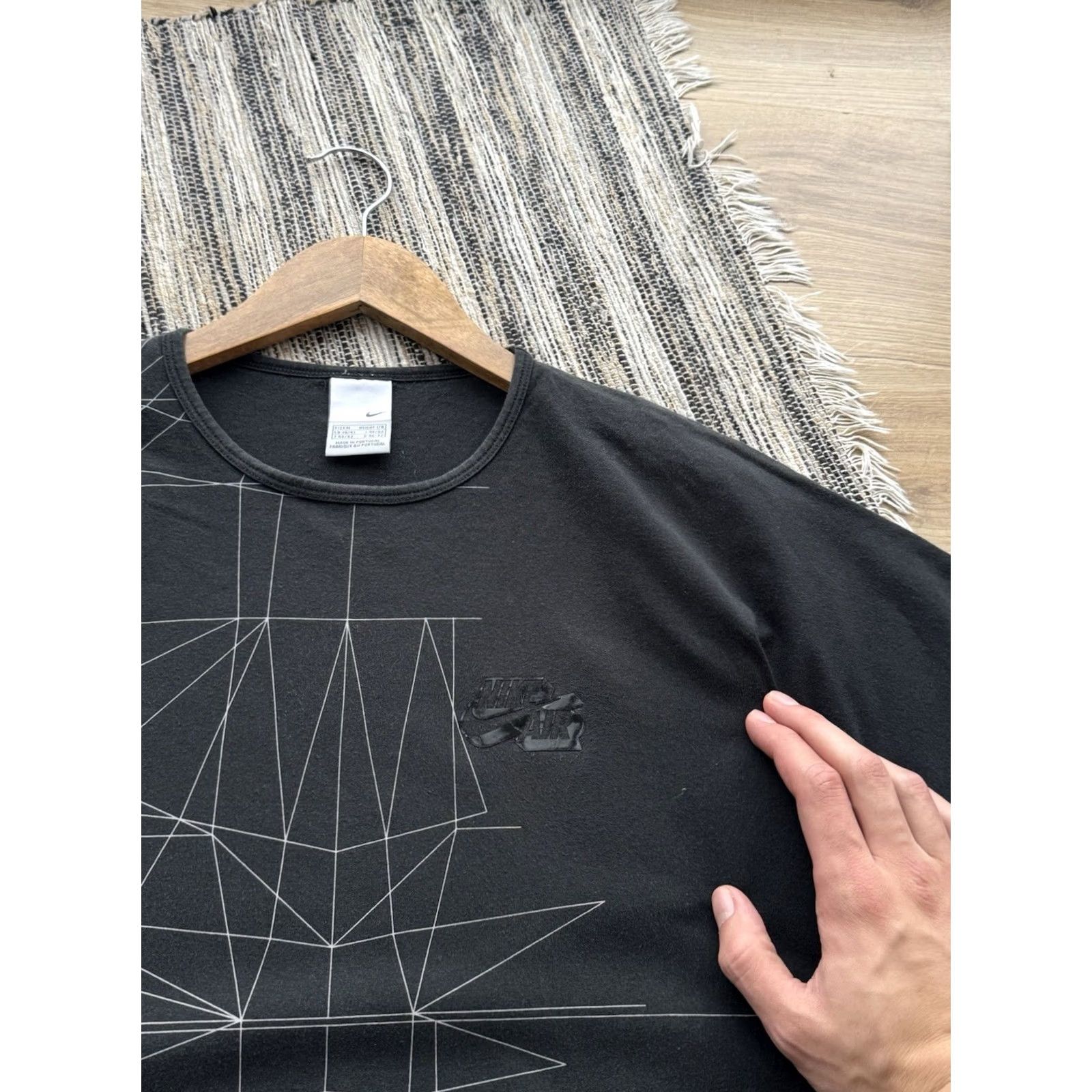 Nike VINTAGE Nike Air 90s Graphic Logo Y2K Black T Shirt M Men Size US M / EU 48-50 / 2 - 4 Thumbnail