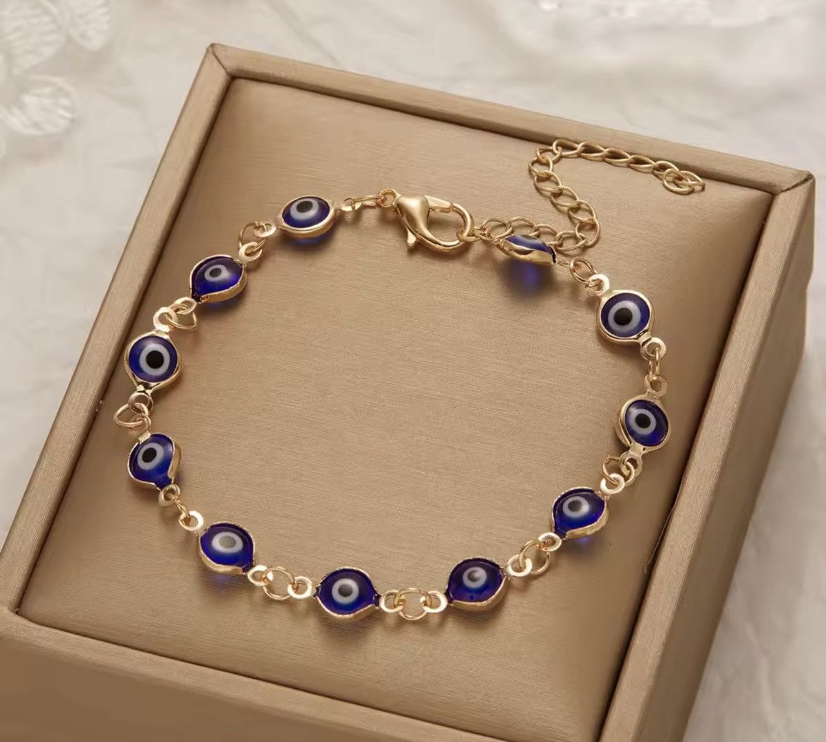 Jewelry EVIL Eyes Glass Beads Gold Chain Bracelet Size ONE SIZE - 1 Thumbnail