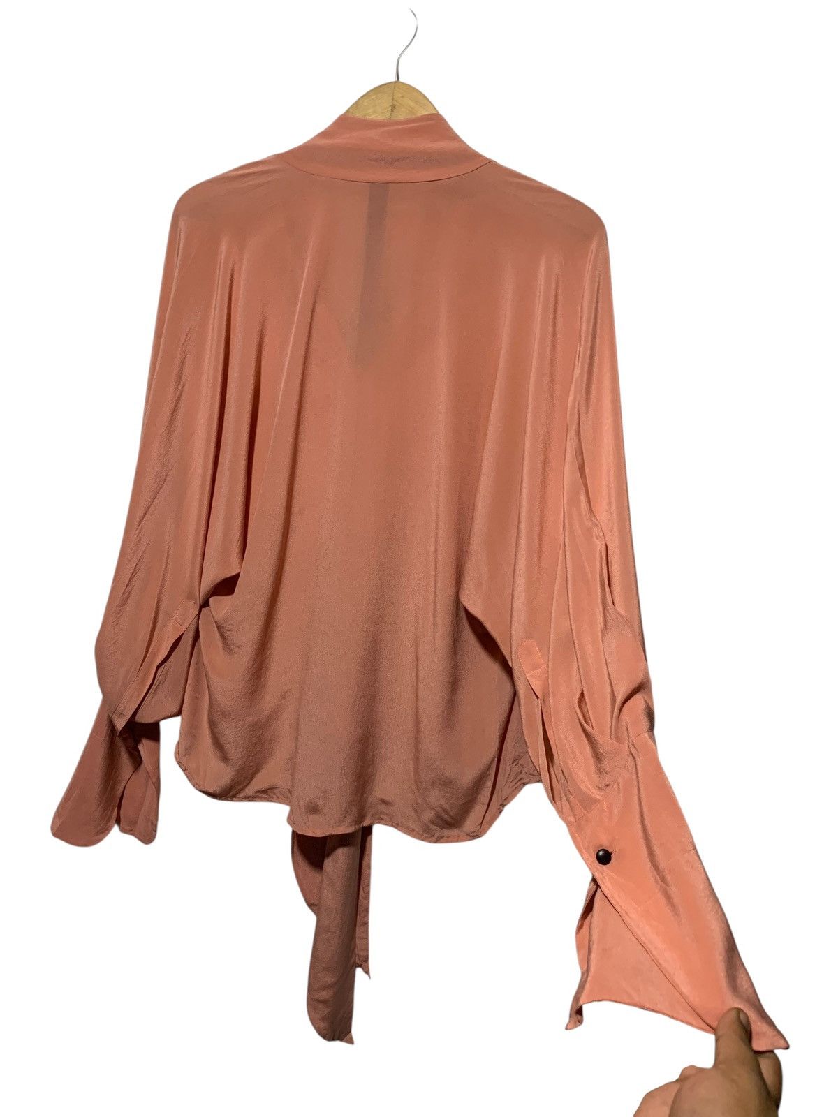 Petar Petrov $1069 archive Petar Petrov Anne Hathaway bow tie silk shirt Size M / US 6-8 / IT 42-44 - 8 Thumbnail