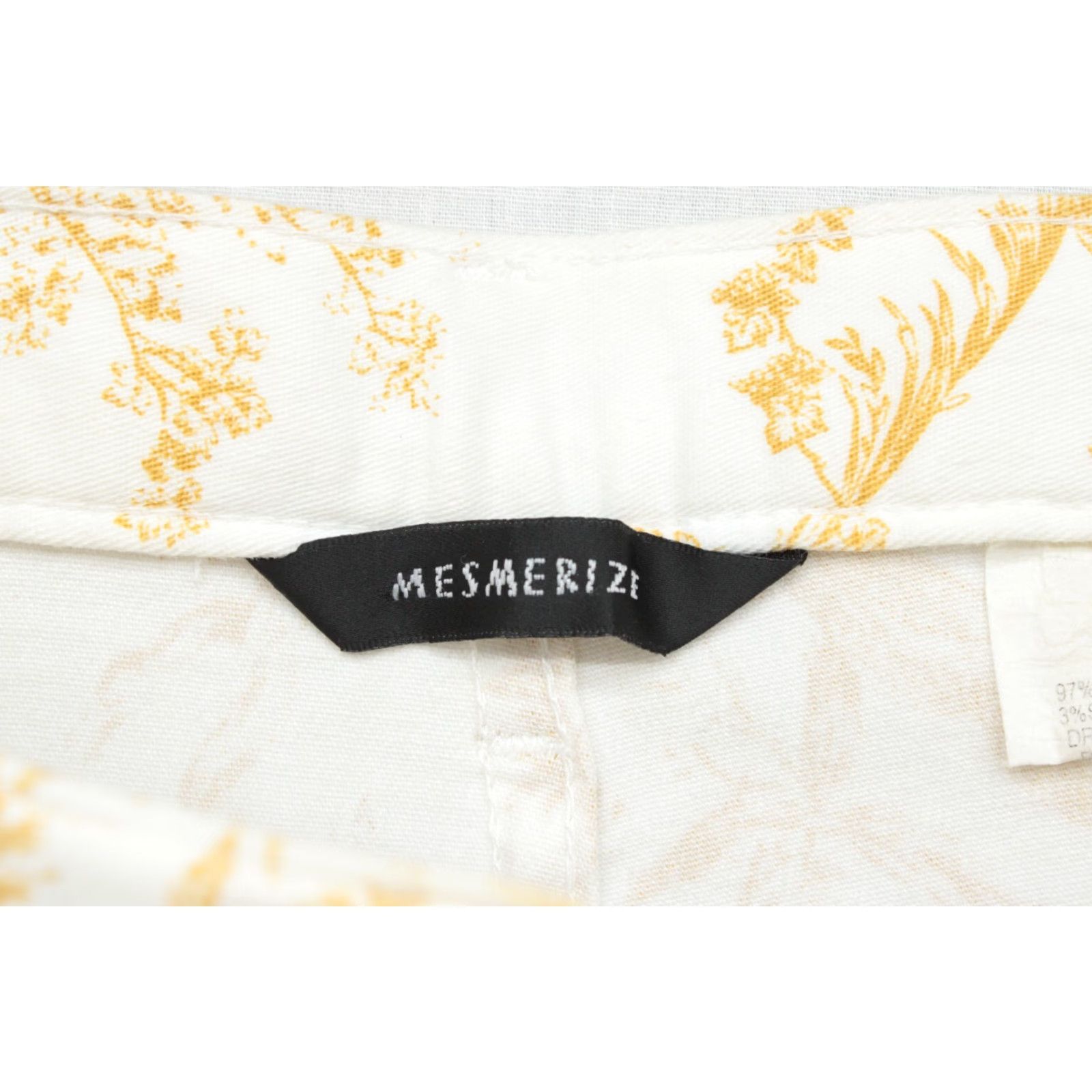 Vintage VINTAGE Mesmerize Toile Jeans White Floral 6 Regular 28in Inseam 28in 5-Pocket Cotton Blend Dry Clean Only USA Womens Jeans Bohemian Size 28" / US 6 / IT 42 - 7 Thumbnail