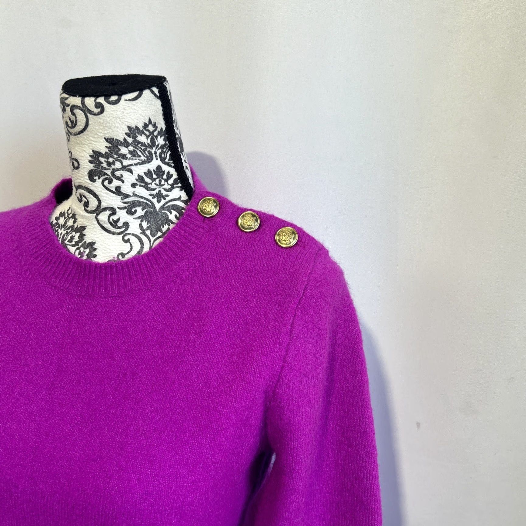 J.Crew J. Crew Crew Sweater Womens M Crew Neck Shoulder Buttons Merino Wool Alpaca Pink Knit Pullover Slim All Seasons Casual Womens Size M / US 6-8 / IT 42-44 - 2 Thumbnail