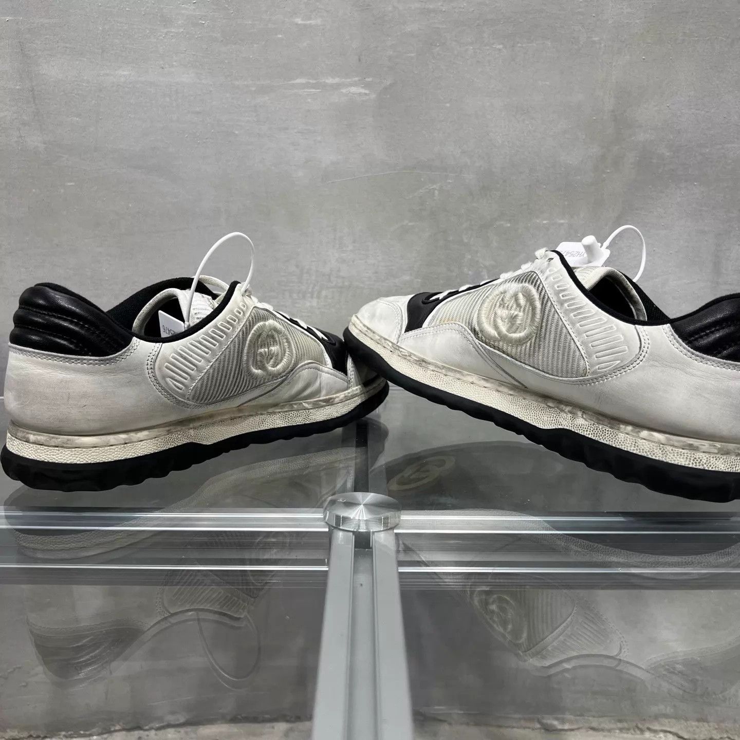 Gucci Gucci Black & White Worn Casual Sneaker 40.5 YH25475 Size US 7.5 / EU 40-41 - 5 Thumbnail