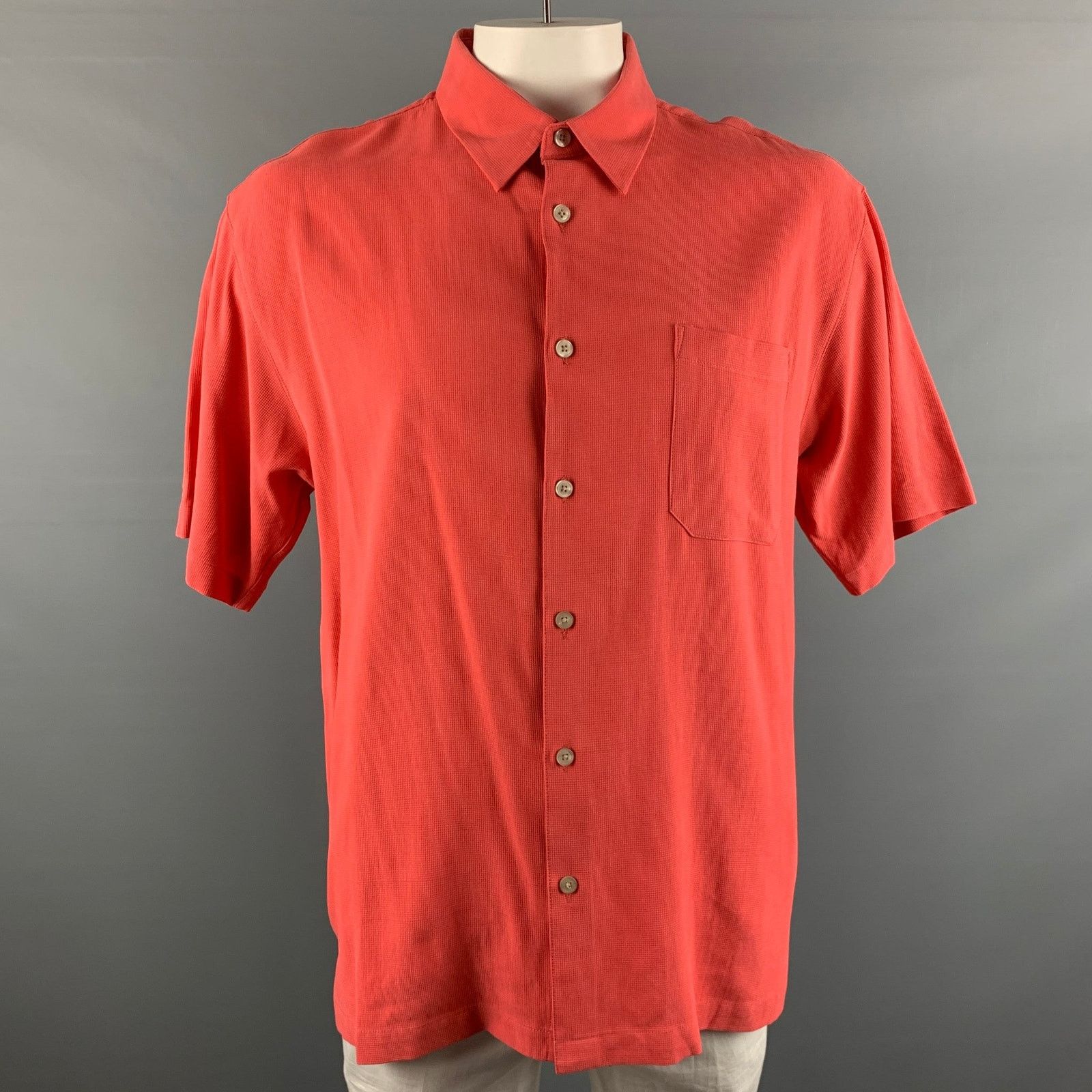 Neiman Marcus NEIMAN MARCUS Salmon Solid Silk Button Up Short Sleeve Shirt Size US XL / EU 56 / 4 - 1 Thumbnail