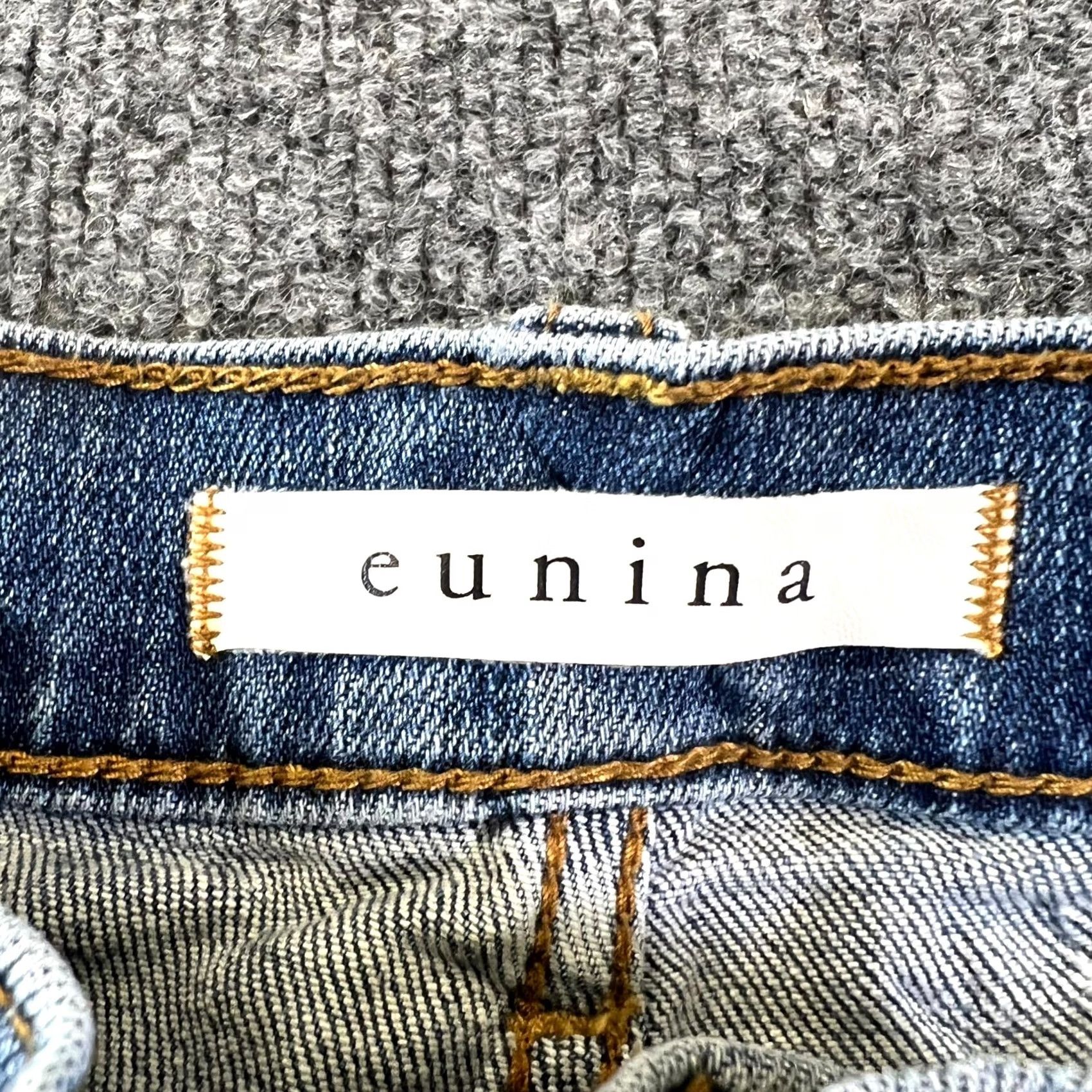 Vintage Eunina Jeans Womens 5/27W Blue Denim Raw Hem Super High-Rise Straight Leg Jeans Size 27" / US 4 / IT 40 - 6 Thumbnail
