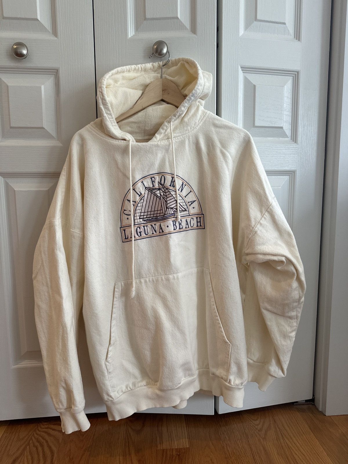 Vintage Vintage Laguna Beach CA Hoodie Size US L / EU 52-54 / 3 - 1 Thumbnail