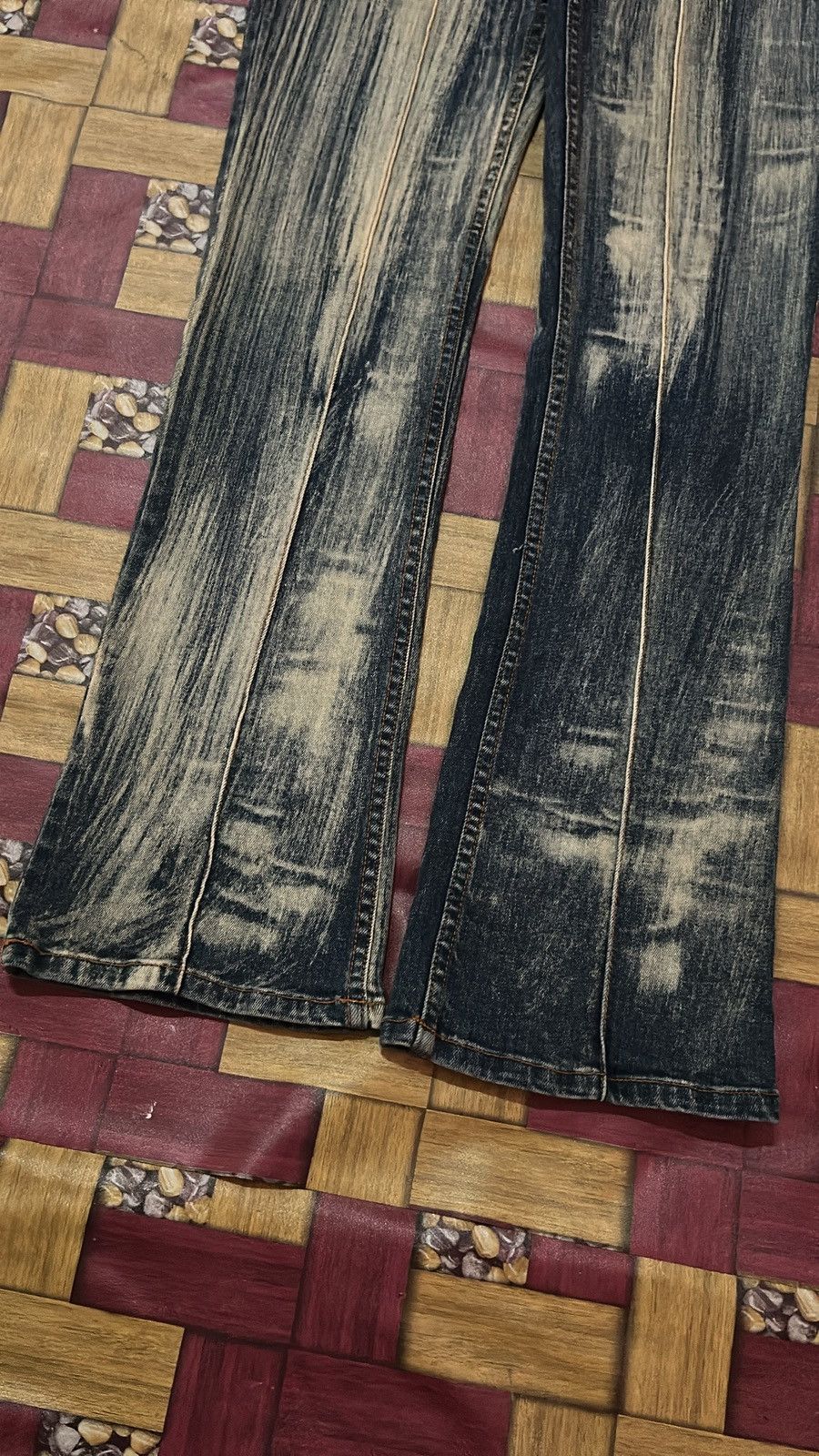 If Six Was Nine × Japanese Brand × Le Grande Bleu (L.G.B.) Bebe Flare Jeans Acid Wash Design Size 27" / US 4 / IT 40 - 3 Thumbnail