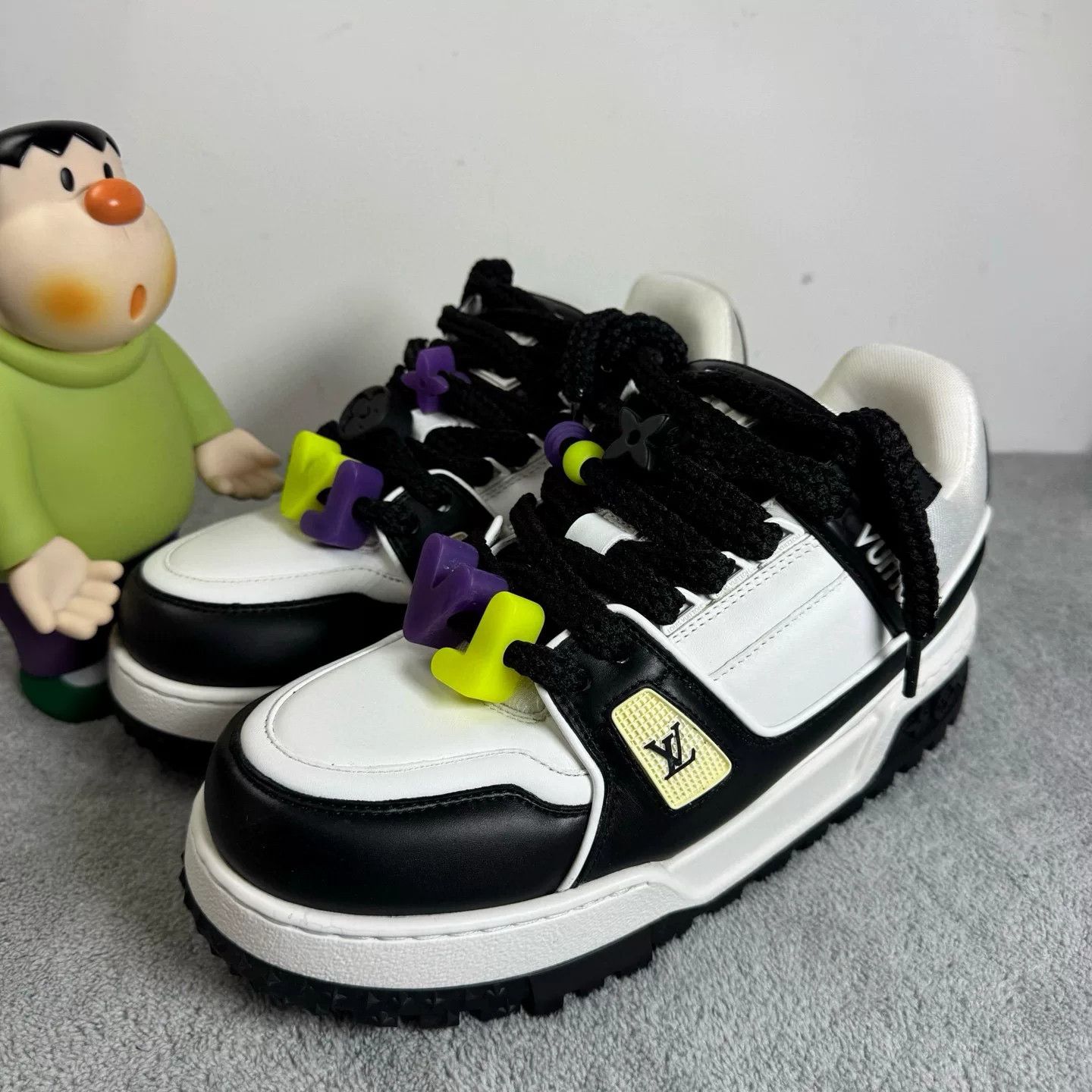 Louis Vuitton Louis Vuitton Training Black Lowtop Sneakers 40 Men Size US 7.5 / EU 40-41 - 1 Thumbnail