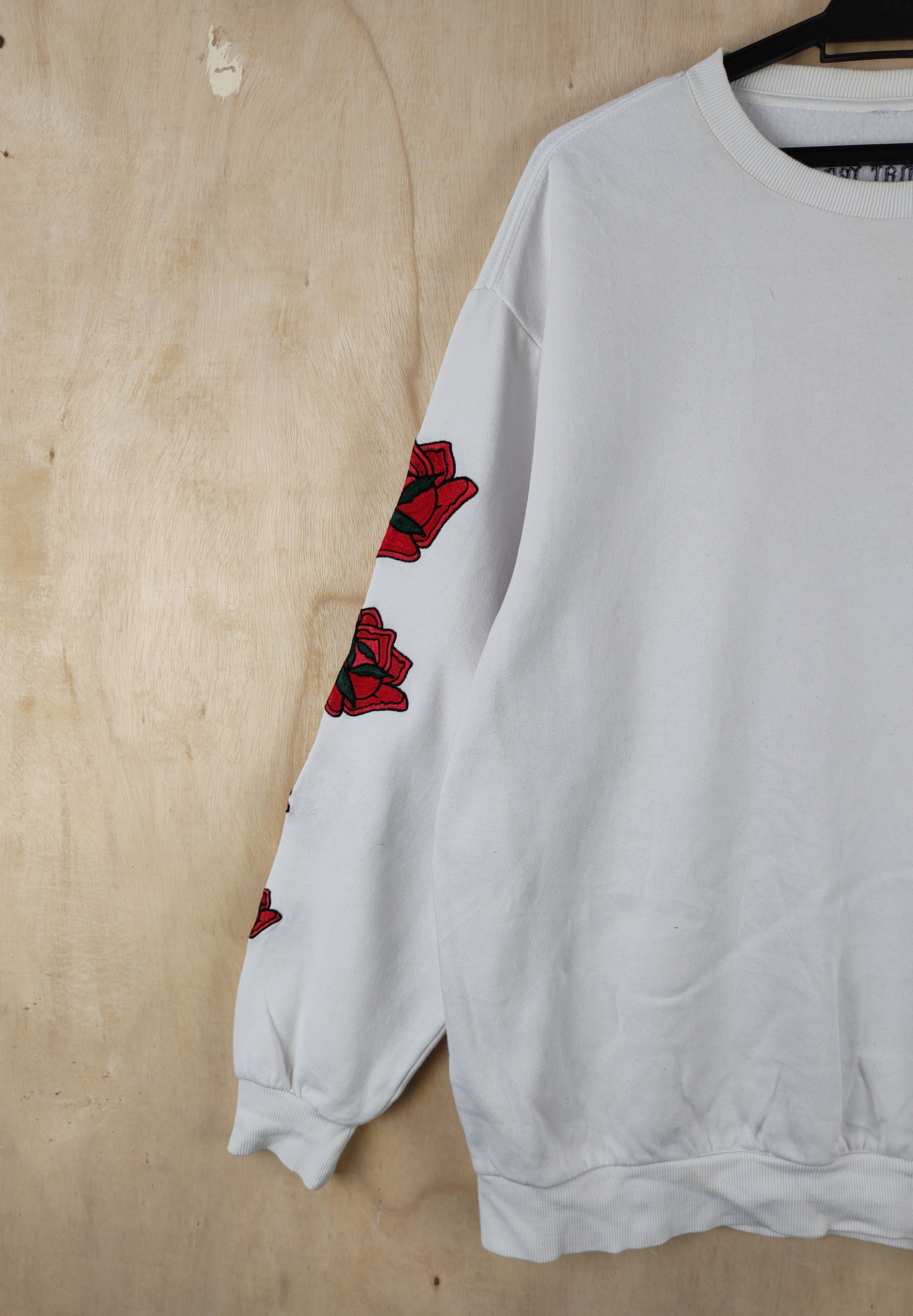 Japanese Brand Japan criticism White Flowers Sweatshirts #S2634 Size US L / EU 52-54 / 3 - 3 Thumbnail