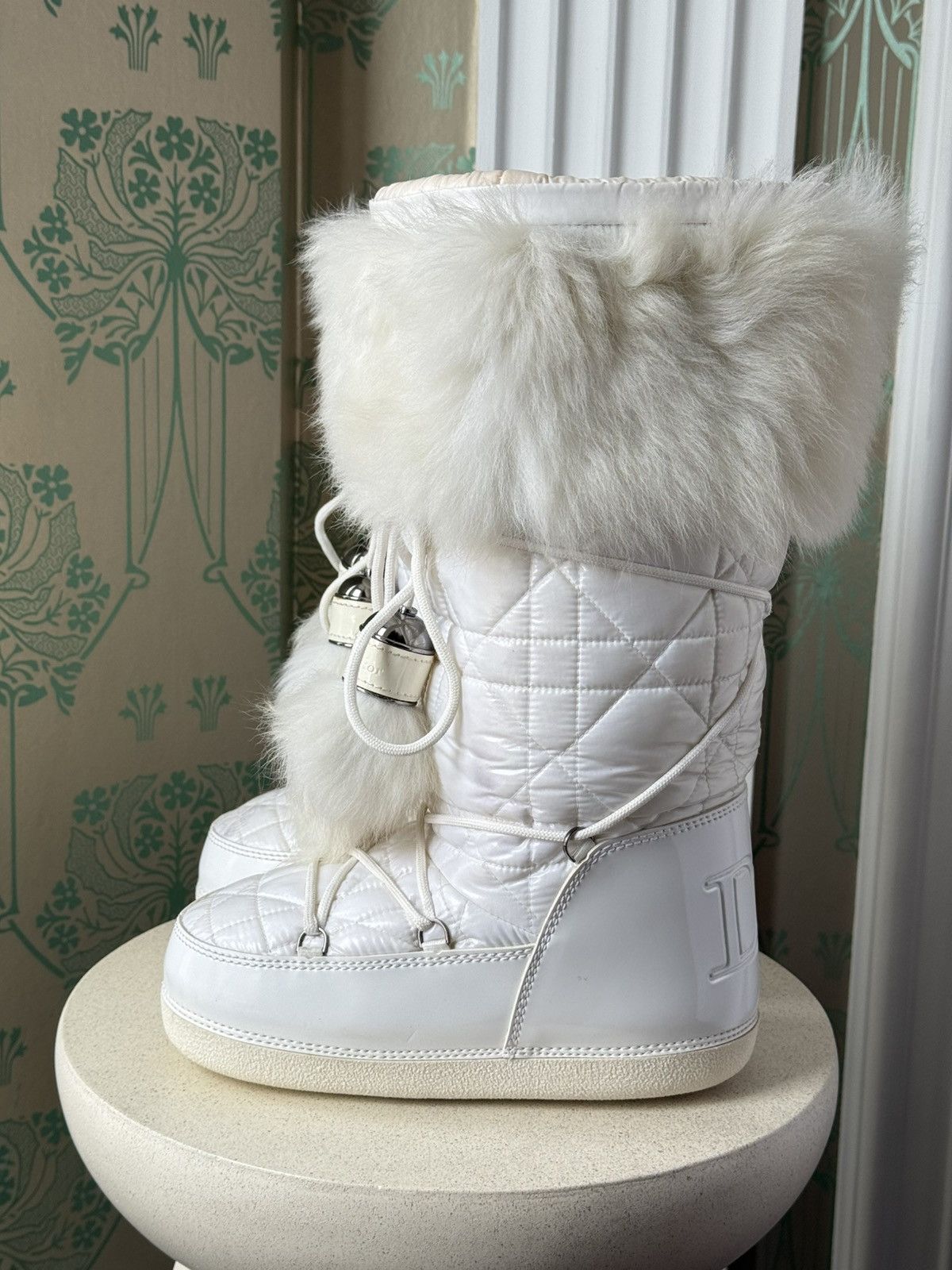 Dior DIOR Moon Boots Fur Snow White by John Galliano Size: 35-37 Size US 6 / IT 36 - 2 Thumbnail