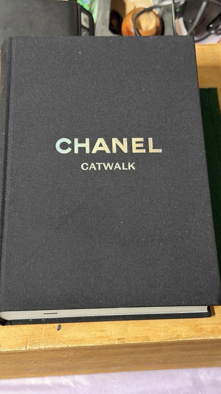 Other Chanel Catwalk Hardcover Book Fashion Size ONE SIZE - 3 Thumbnail