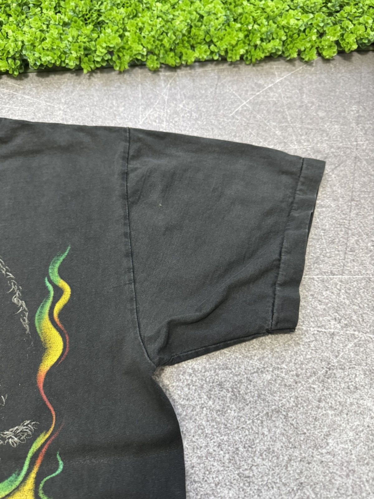 Vintage Vintage Bob Marley Joint T Shirt Faded Smoke Y2k Size US L / EU 52-54 / 3 - 8 Thumbnail