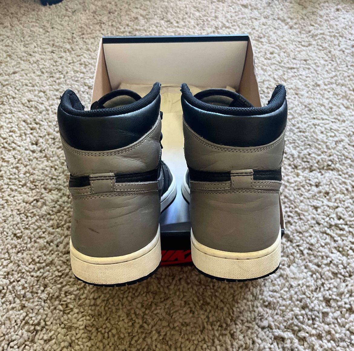 Jordan Brand Air Jordan 1 Shadow “2018” Size US 10.5 / EU 43-44 - 4 Thumbnail