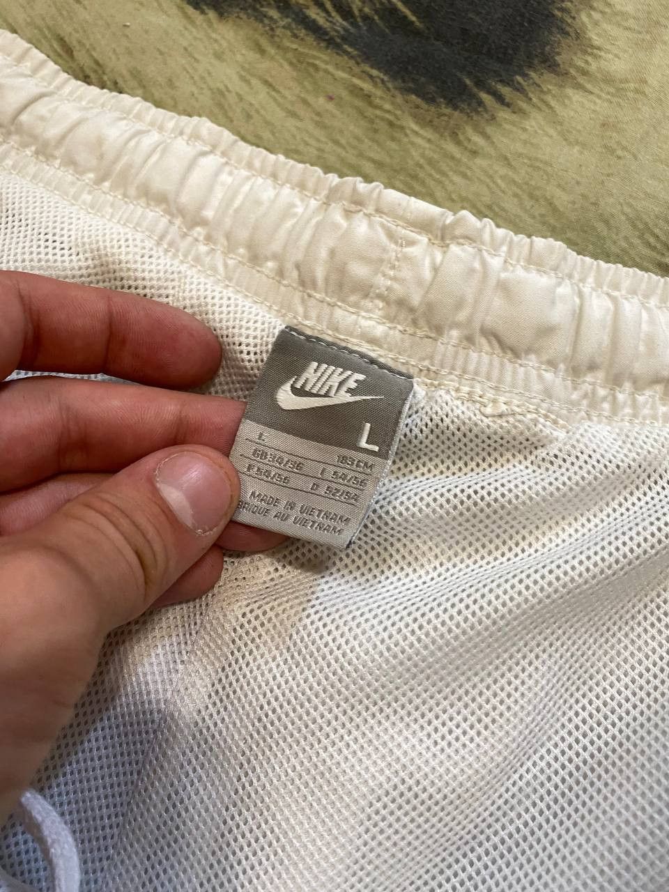 Nike Vintage white shorts big logo Nike Y2K sportwear Size US 34 / EU 50 - 2 Thumbnail