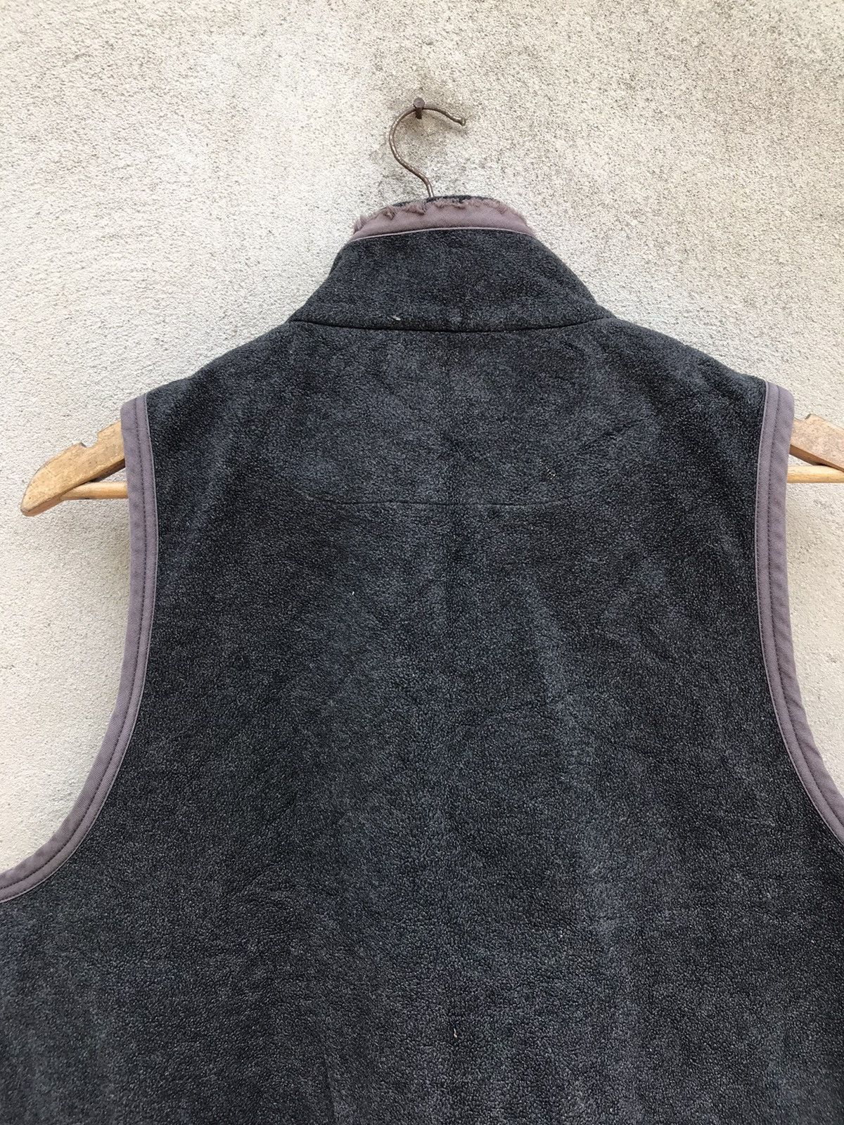 Burberry VINTAGE 90s BURBERRY SLEEVELESS JACKET Size US S / EU 44-46 / 1 - 6 Thumbnail
